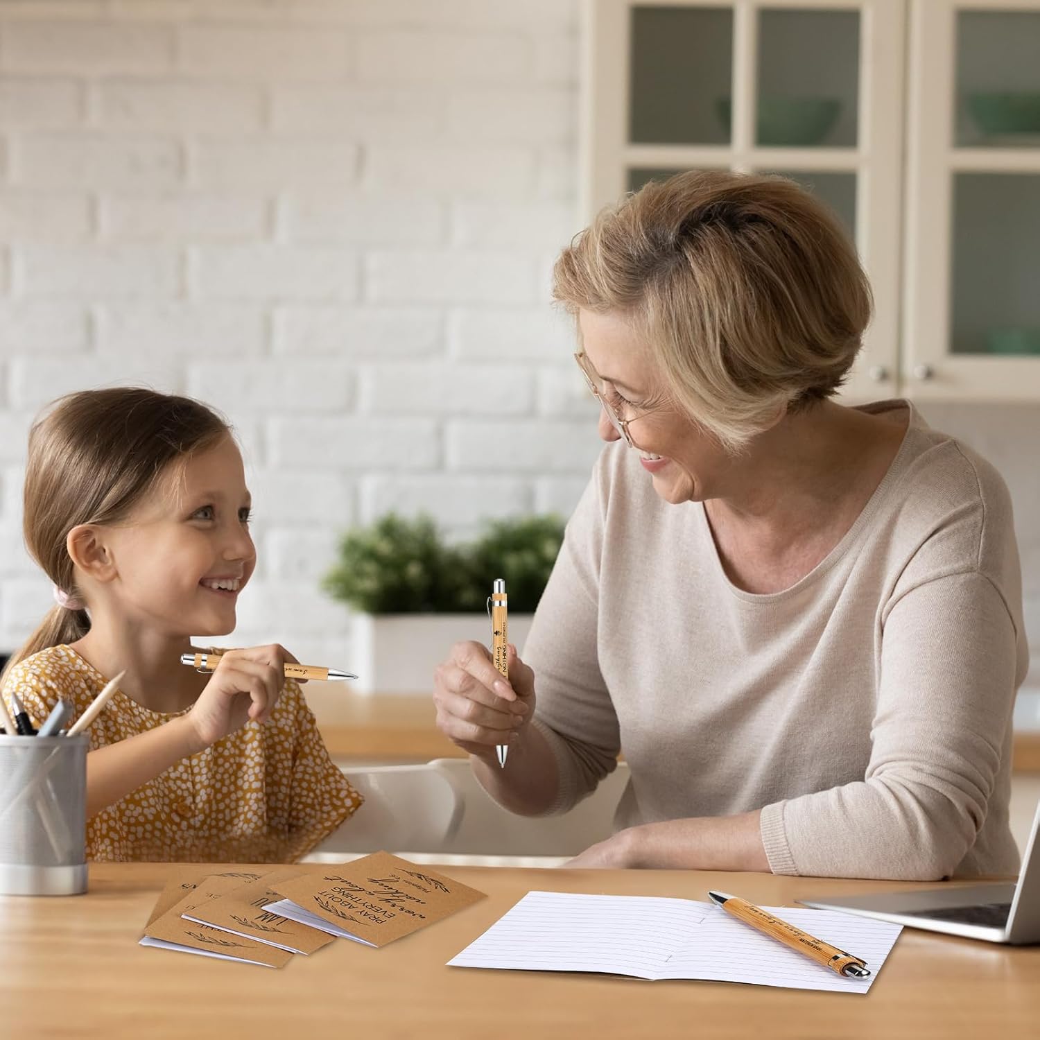 Fuutreo Christian Gift Notebooks Bible Verse Prayer Journals Religious Inspirational Notebook Scripture Mini Pocket Notepad Bible Ballpoint Pen Bible Study Gifts for Church Men Women(400 Pcs)