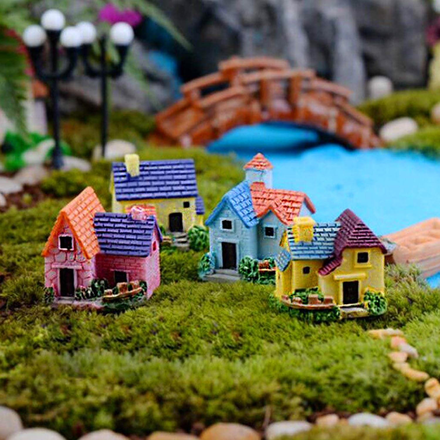 Ascension Pack of 4 Miniature Toy Huts/Houses/Cottages for Dollhouse Decor Fairy Garden House Cute Miniatures Garden Decoration Gifts for Kids