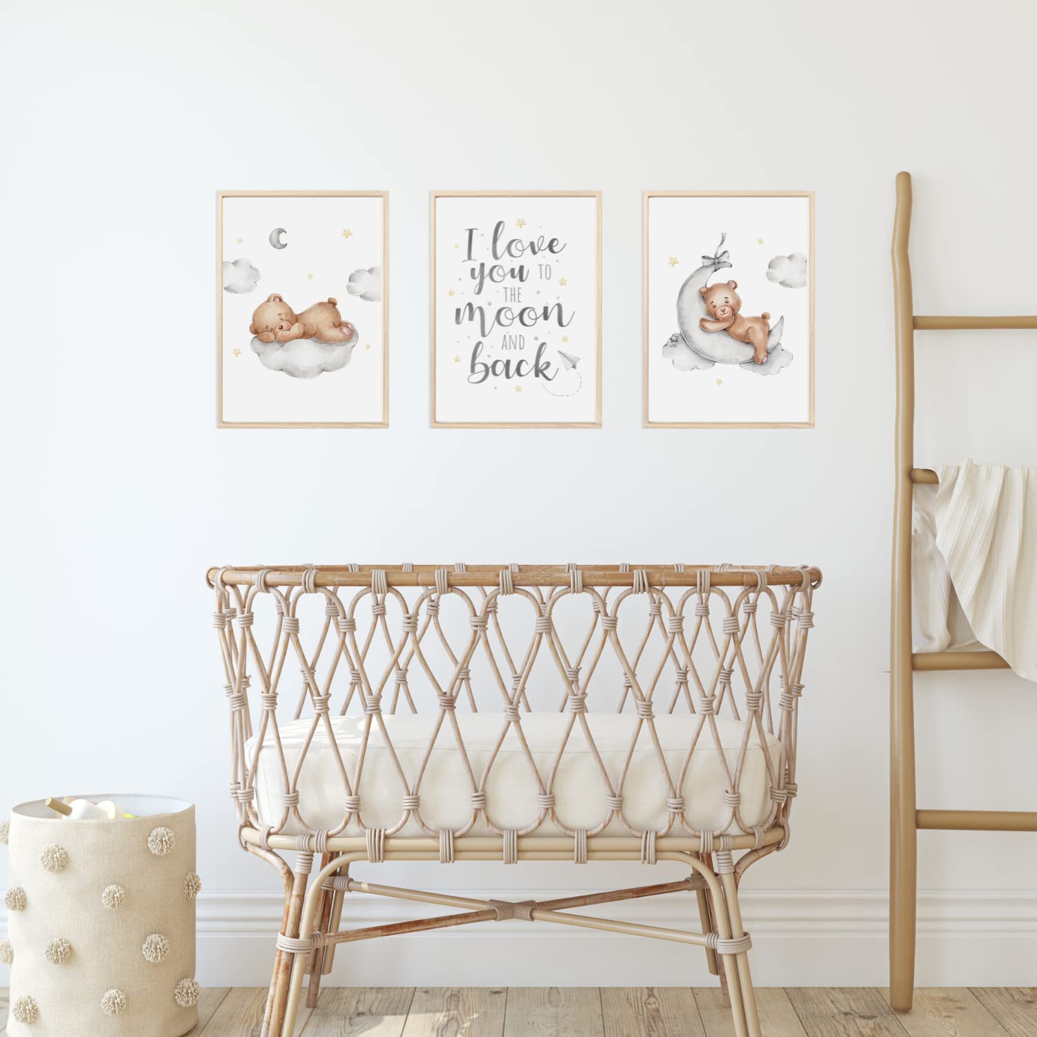 MeinBaby123® Set di 3 immagini per cameretta dei bambini, formato DIN A4, immagini da parete con scritta, decorazione per la cameretta dei bambini, decorazione da parete di alta qualità (orso e luna)