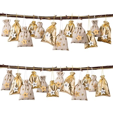 Amazon Co Jp Gwhole クリスマスギフトバッグ 袋 アドベントカレンダー 2019 巾着袋 クリスマスツリーオーナメントゴールド 木色 1から24数字シール24個セット ホーム キッチン