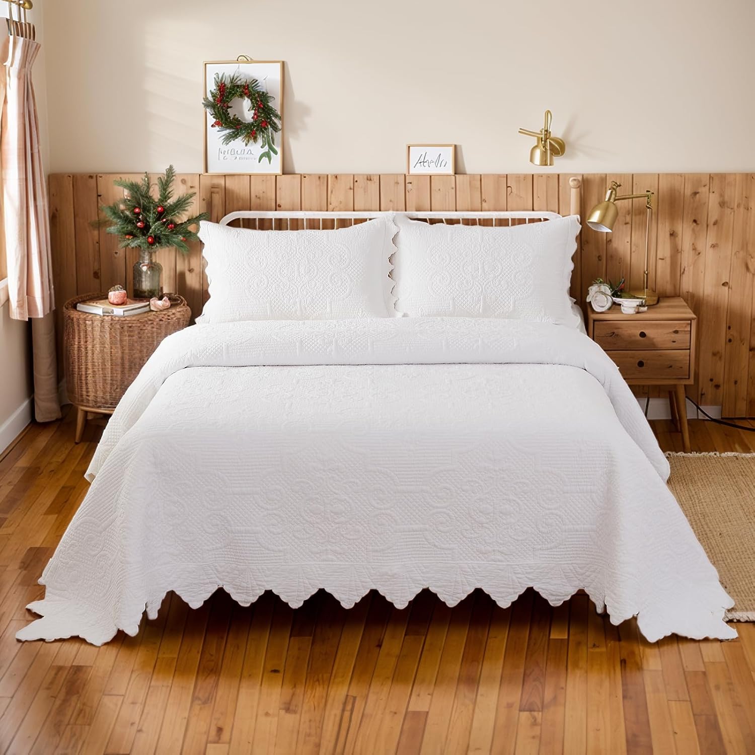 Brandream Heirloom Victorian White Matelasse Quilt Set Cotton Queen Size Intricate Embossed Medallions & Artisan Stitching Quilts Scalloped Edges 3-Piece