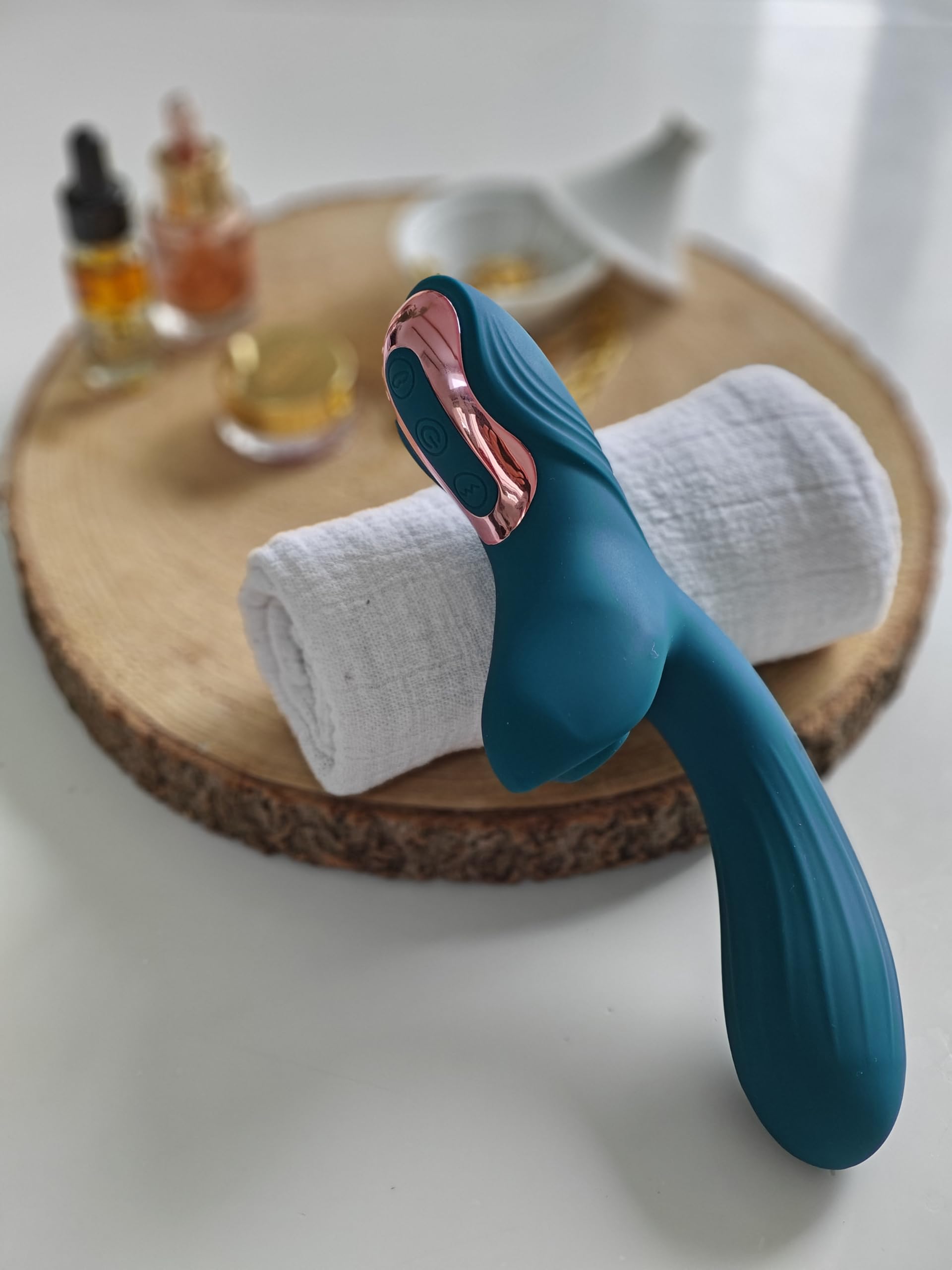 Le Topaze – Stimulateur Clitoridien à Succion & Vibration | Vibro | Sextoy Femme | 10 Modes de Vibration + 10 Modes de Succion | Silicone Médical Étanche | Unlimited Pleasure Secret
