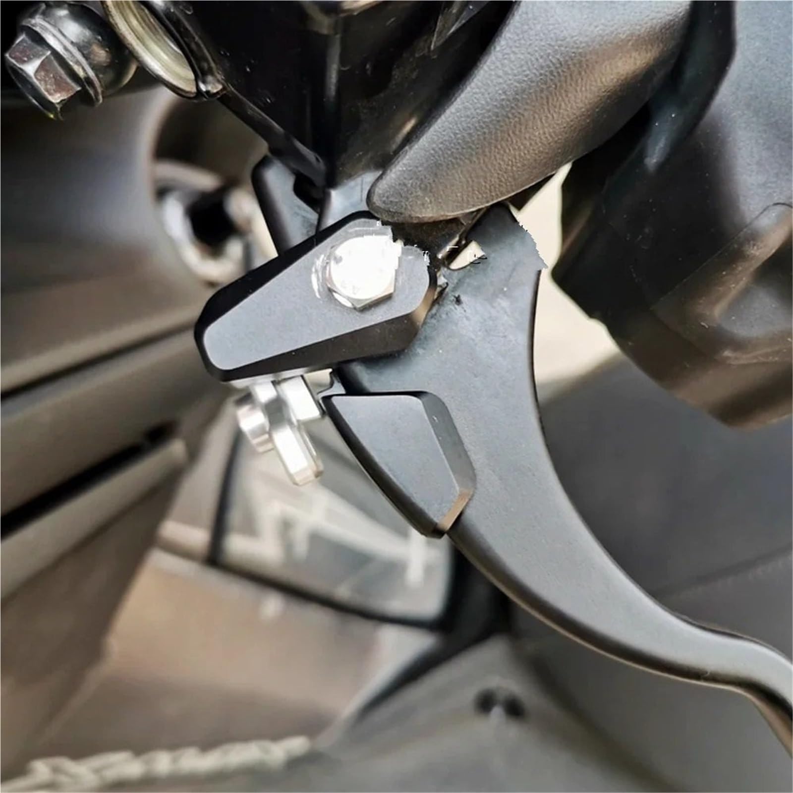 Pasuje do Yamaha XMAX300 X-MAX300 2023 2024 przełącznik hamulca postojowego hamulec motocyklowy dźwignia blokująca akcesoria Linka sprzęgła do motocykla(Silver)