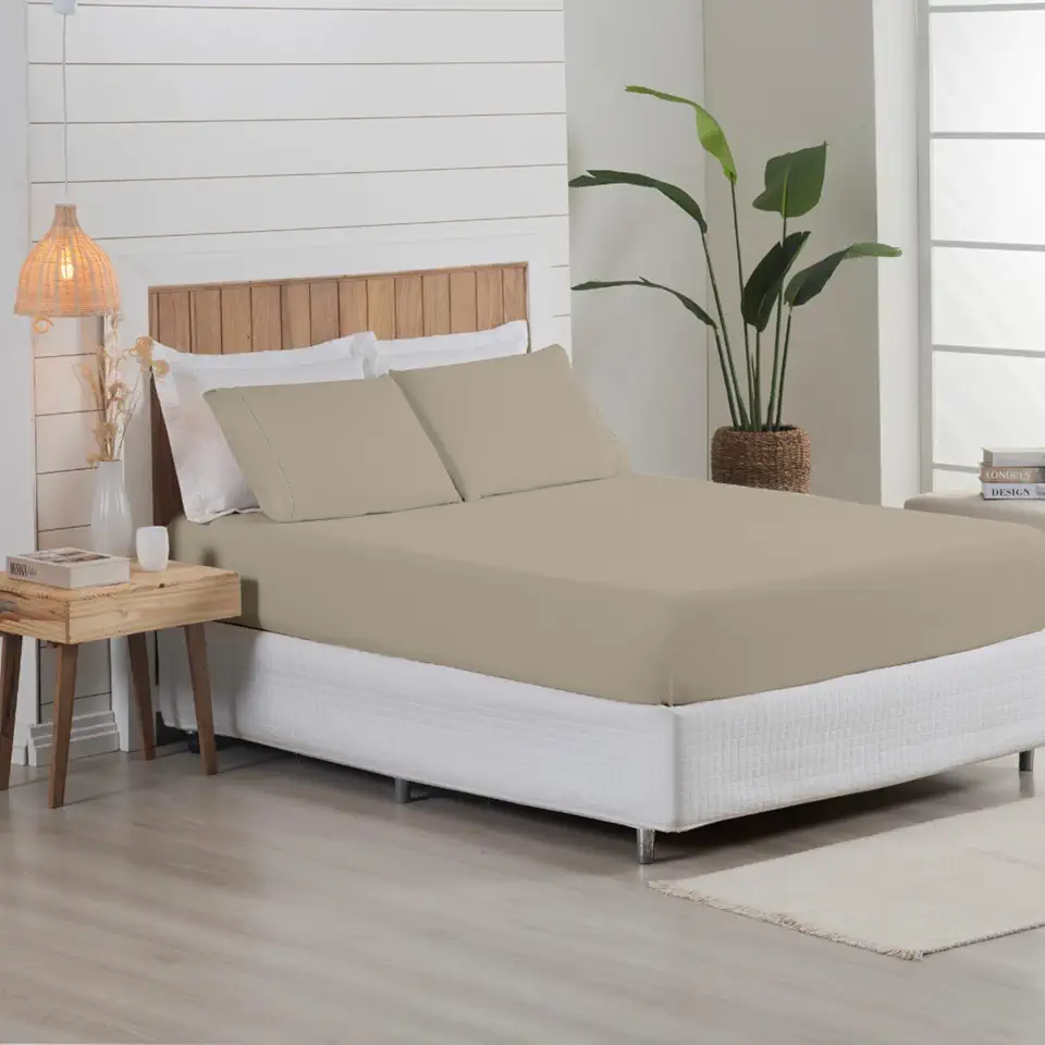 Jogo de Lençol Casal 3 Peças Micropercal 400 Fios, Acabamento em Ponto Palito, Toque Acetinado de Hotel, Antiácaro, Não Amassa, Lençol com Elástico, Não faz bolinha, Extra Macio (Cor Avelã)