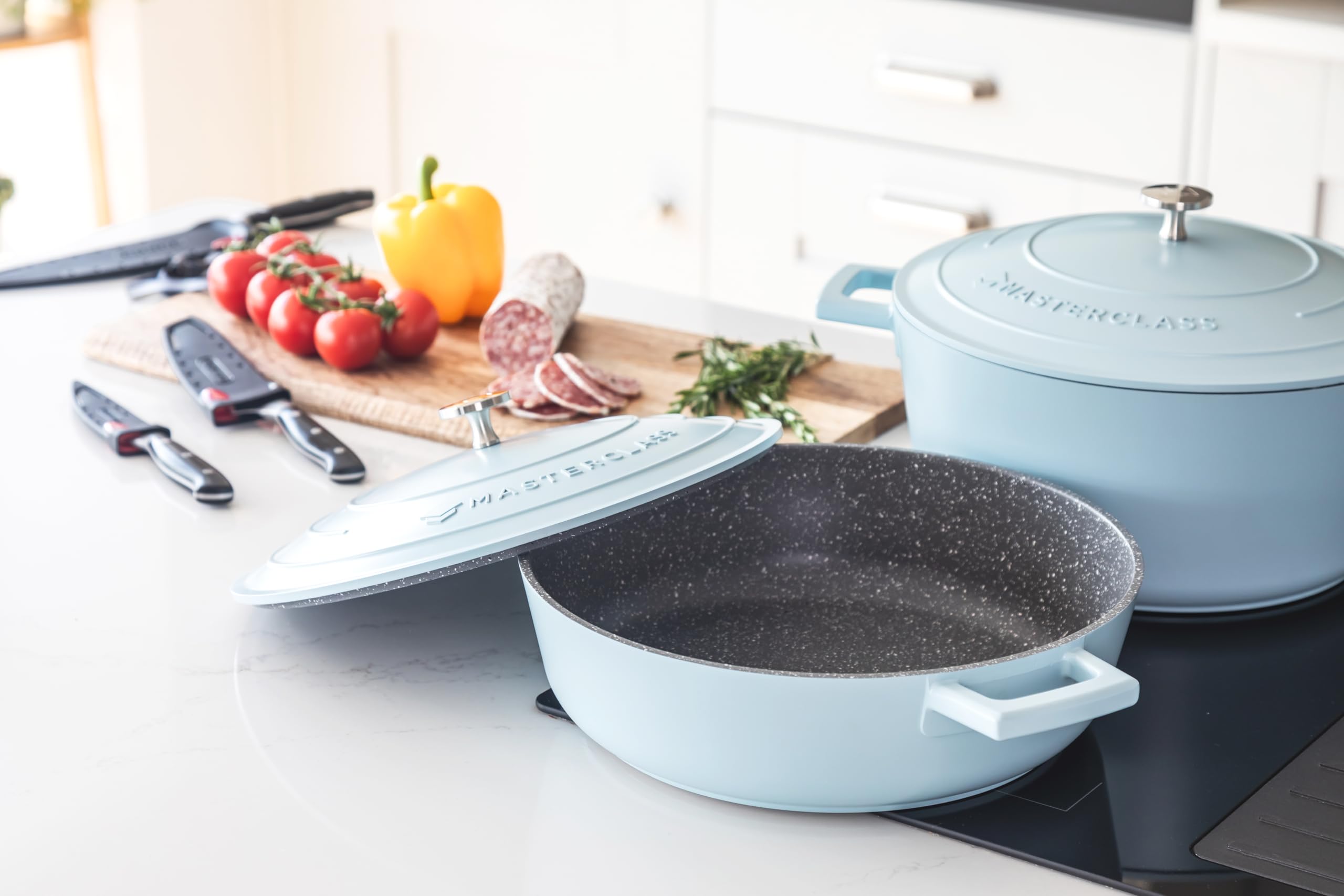 MasterClass Płytka zapiekanka z pokrywką 4 l/28 cm, lekki odlew aluminiowy, nadaje się do kuchenek indukcyjnych i piekarników, błękitna