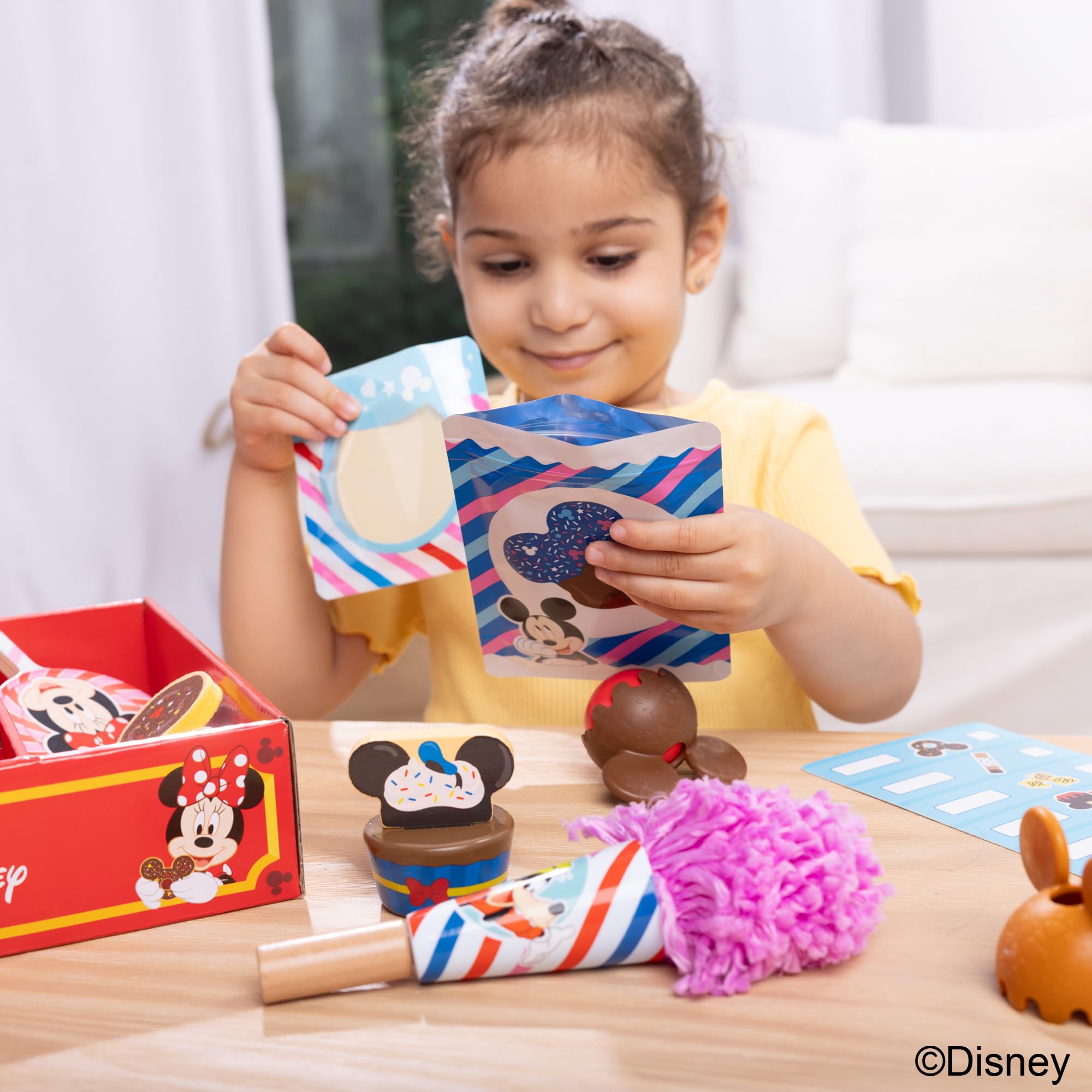 Melissa & Doug Disney Snacks & Popcorn Ensemble de Nourriture en Bois – 24 pièces | Mickey Mouse, Minnie, Jouet en Bois pour garçons et Filles à partir de 3 Ans – Certifié FSC