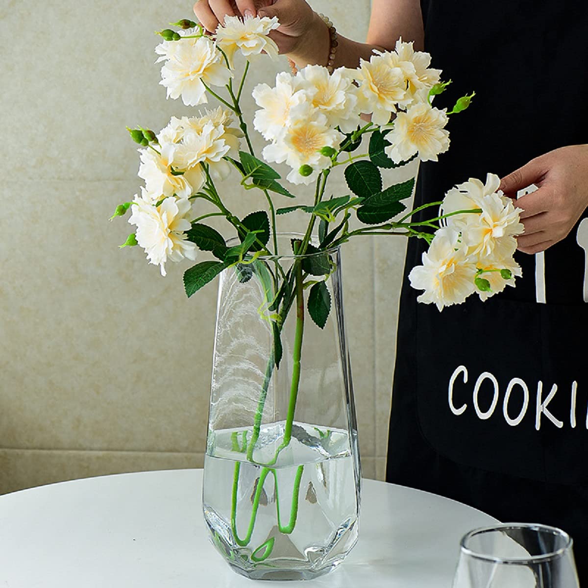 Amazon Co Jp フラワーベース 花瓶 ガラス 透明 クリア 大 cm 北欧 花器 ガラスベース ガラスボトル アレンジ インテリア 水栽培 生け花 造花 おしゃれ シンプル クリア cm ホーム キッチン