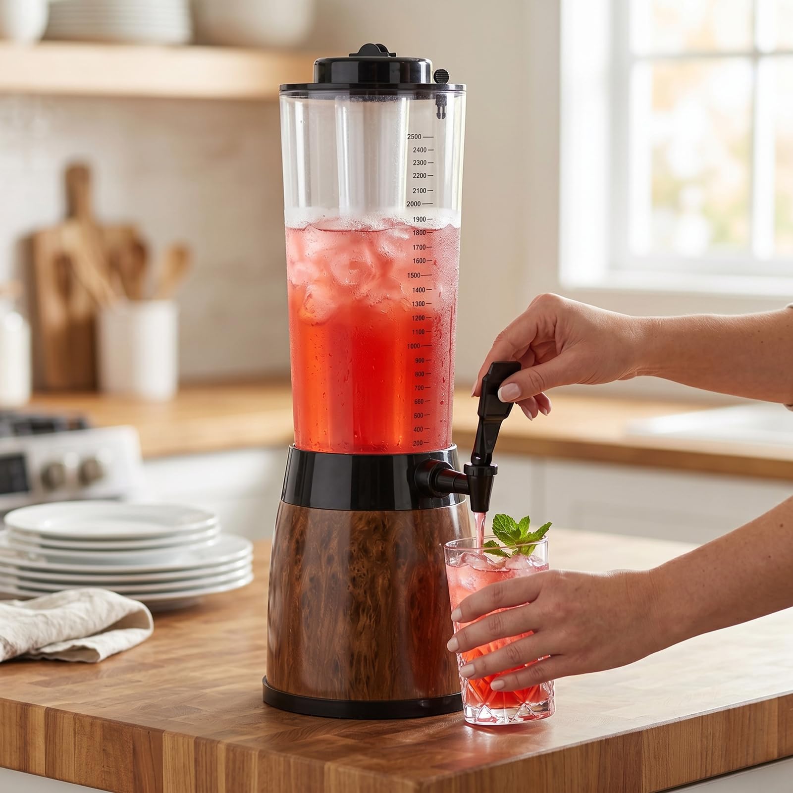 Distributeur de boissons avec tube à glace, lumière LED, tour à bière en plastique de 2,5 l (Wood Color)