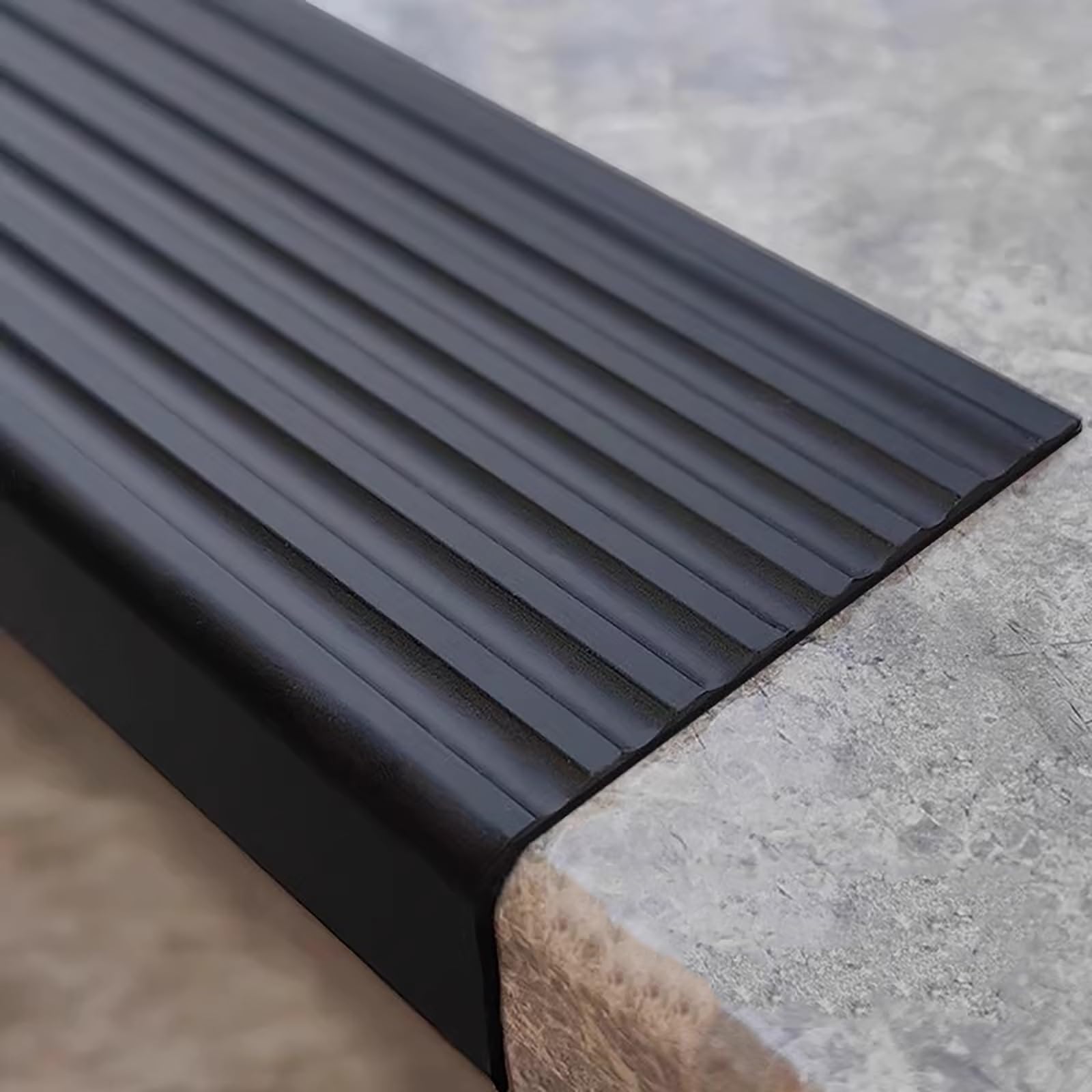 Profilo per Bordi per Scale a Forma di L in Alluminio, Profilo Angolare Paraspigoli Muro, Impermeabile e Antiruggine, per Scale Interne ed Esterne(Black,120x7x3cm/47x2.7x1.2in)