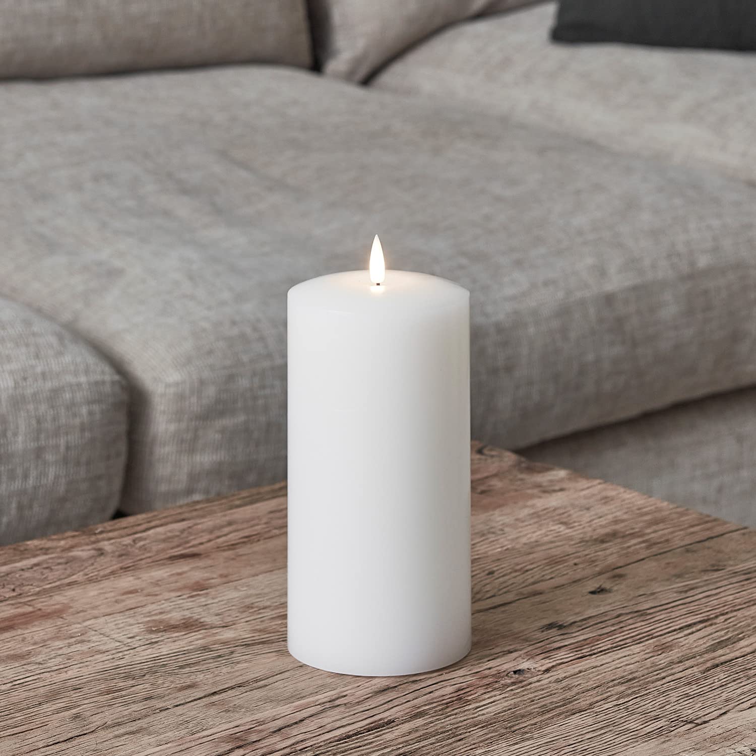 Lights4fun TruGlow® Medium Battery Operated LED Flameless Chapel Pillar Candle with Timer White Wax 20cm