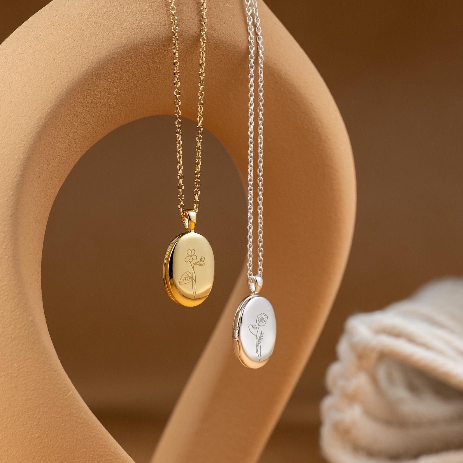 Su misura portafoto collana con fiore di nascita, inciso portafoto collana con nome con foto, commemorativo gioiello per mamma, Festa della Mamma per lei