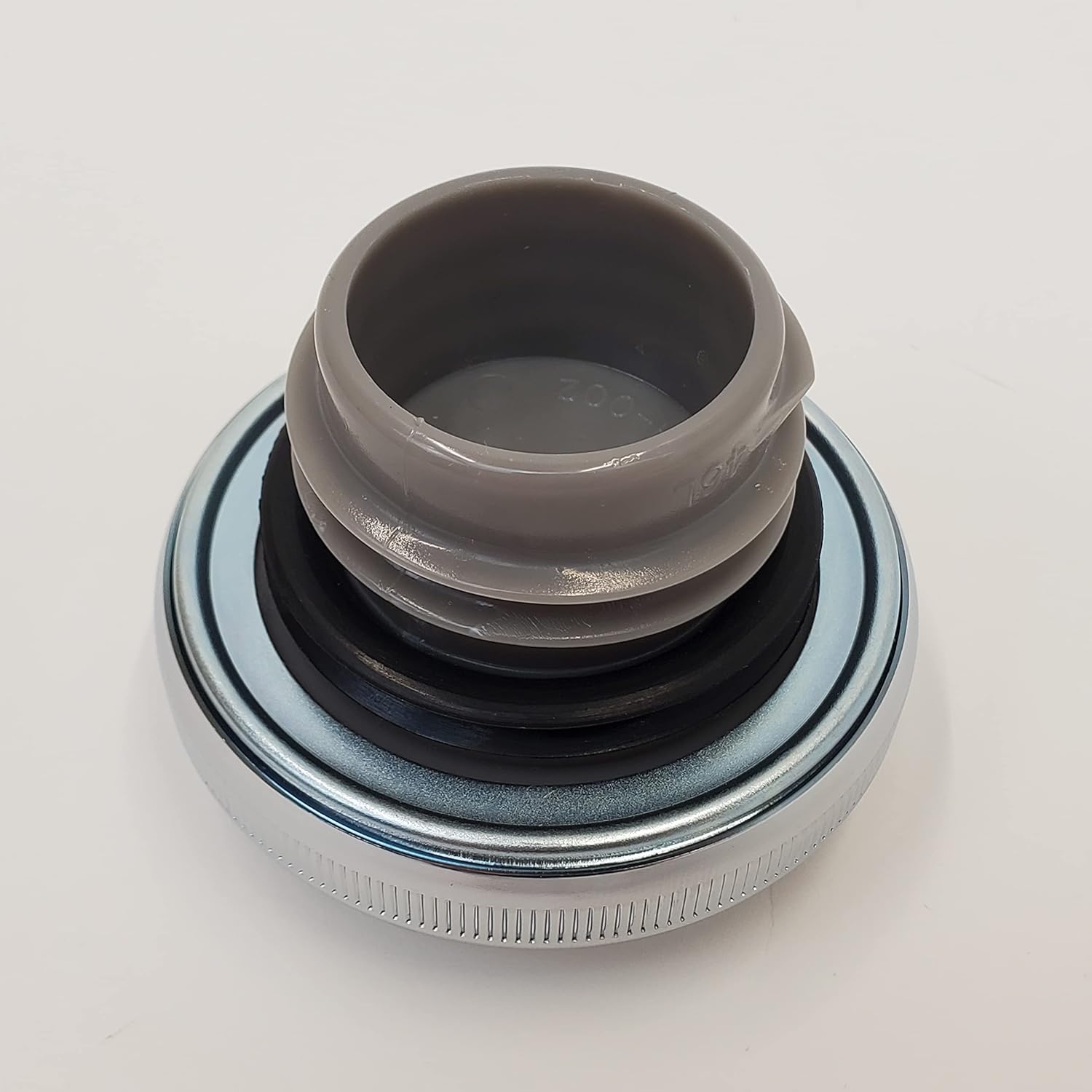 Chrome LEFT THREAD Locking Gas Cap for 1996-2026 Harley Softail, Dyna, Road Glide, Street Glide, Electra Glide, Road King, Sportster Models - Non-Vented w/2 Keys - Chopper Bobber Anti-Theft