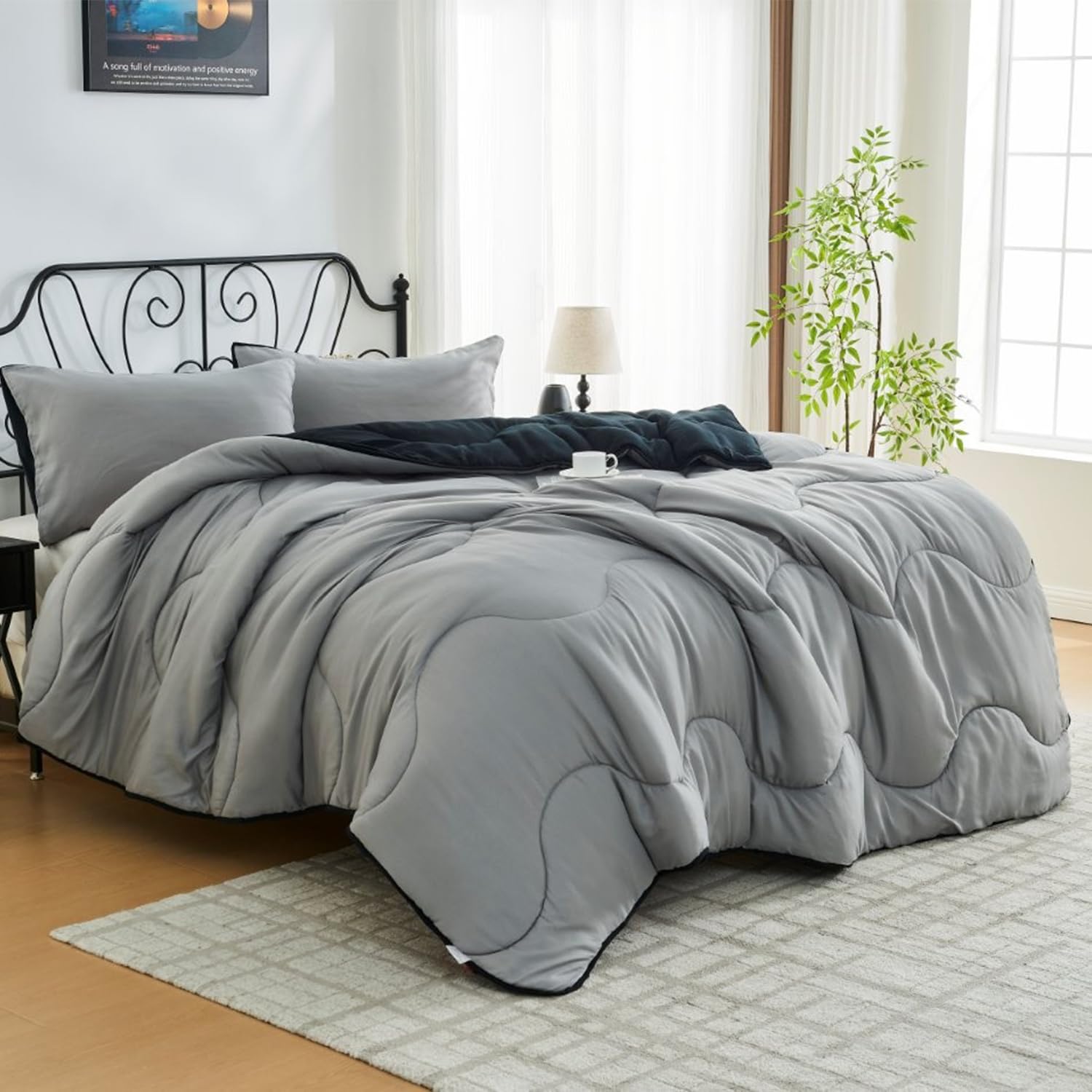 Brillars Coverless Duvet & Pillowcase Set – 10.5 Tog Reversible Microfibre Comforter, Waves Design – Soft, Warm, All-Season Quilt, Machine Washable, No Cover Needed (Black/Grey, Double)