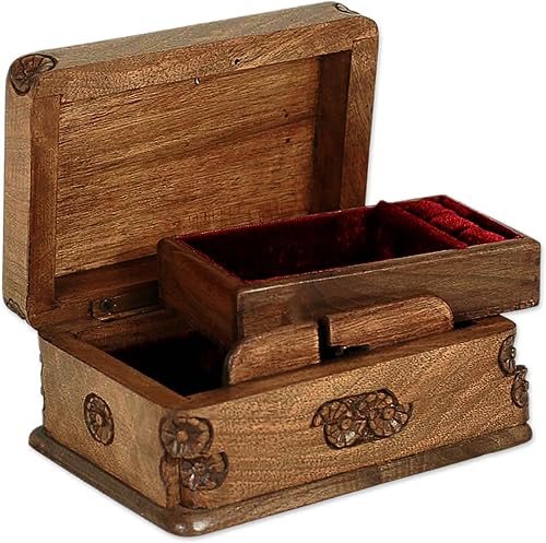 NOVICA Joyero de madera floral tallada a mano, color marrón 'Rosas atesoradas'