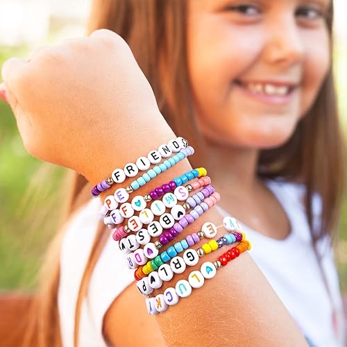 Miniatura 13 de Lorfancy 24 pulseras de cuentas para niñas y niños pequeños, pulseras de cuentas de letras a granel, pulseras de amistad de arco iris, recuerdos