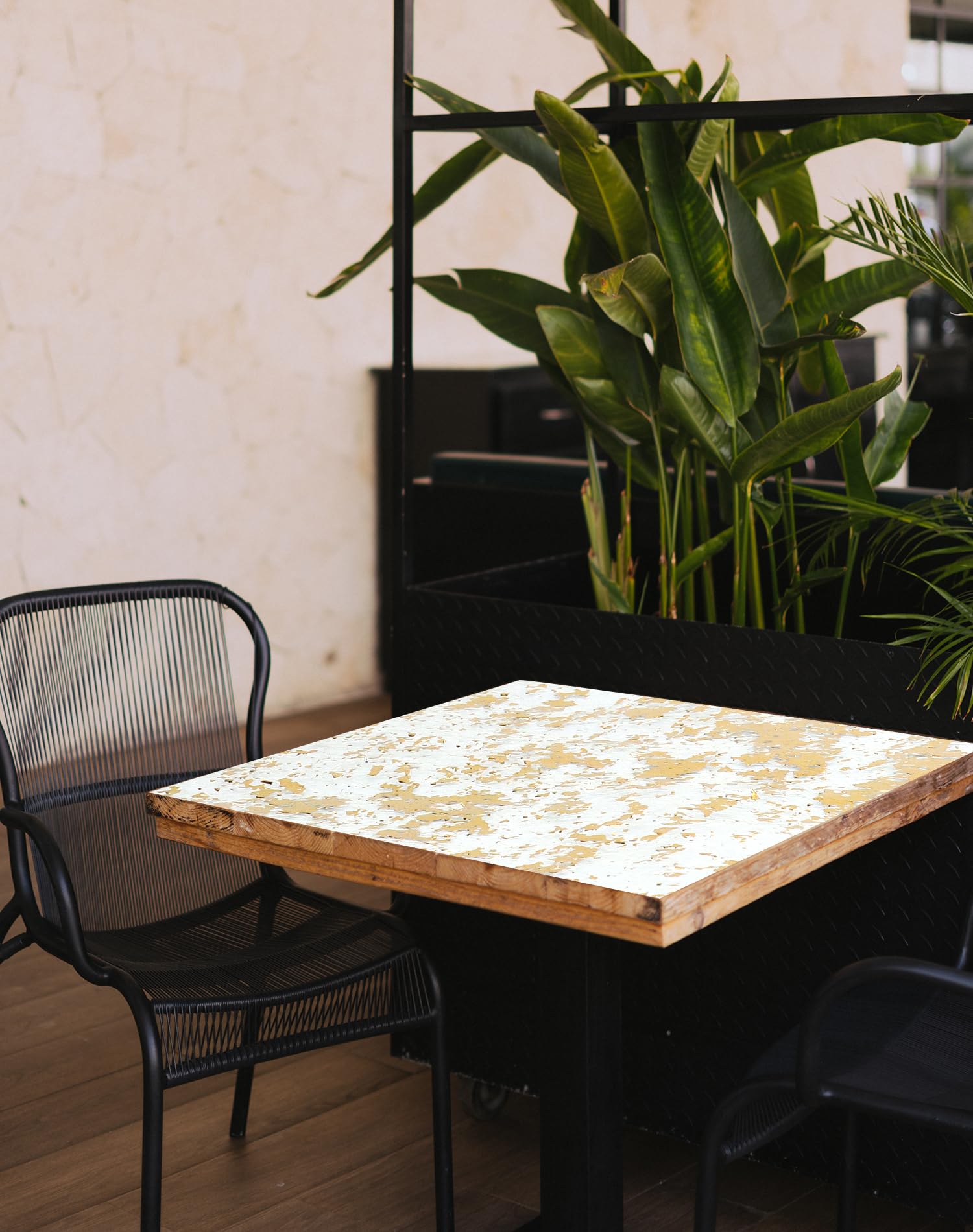QWORK® Metallic Gold Table Runner, 28cm x 20m Polyester Fabric Netting with Unique Foil Design, Perfect for Weddings Parties - Image 4