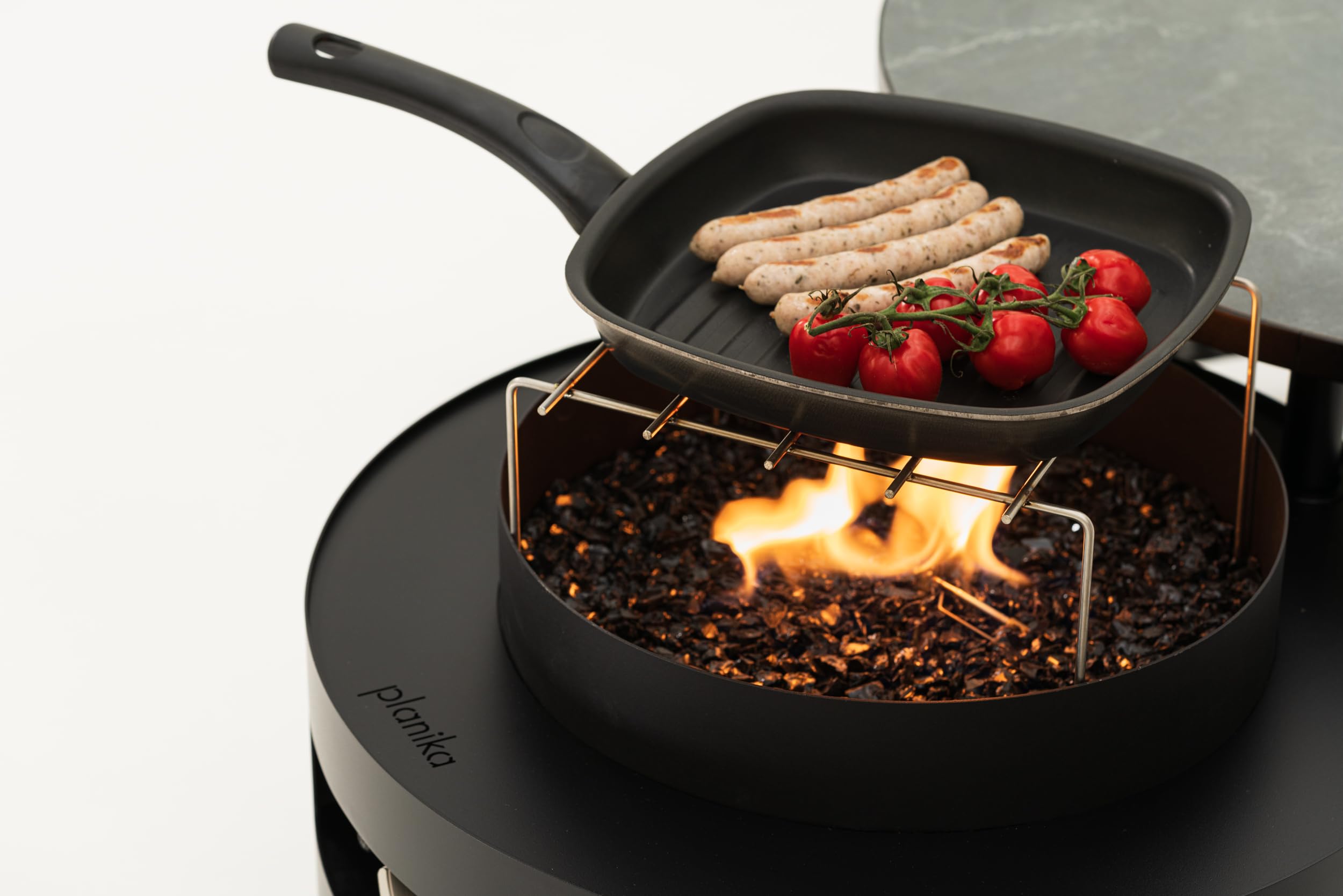 Planika - Mesa de Centro Moon 2 en 1 con Hoguera - Chimenea al Aire Libre, jardín, para café, Calentador de Patio, Mesa Duradera, fácil Control, con Cubierta