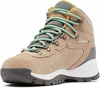 Vista 213 de Columbia Women's Newton Ridge Plus Waterproof Amped Hiking Boot Remolacha/Madeira profunda