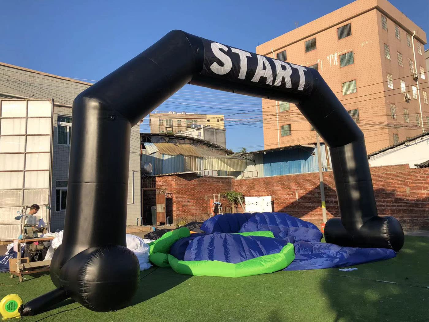 Aufblasbarer Bogen mit Start Finish Line Banner und Gebläse für Outdoor-Werbung, Partys und Sportrennen