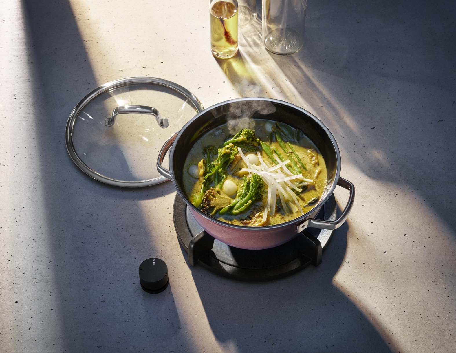 WMF Fusiontec Mineral Bol de cuisson avec couvercle en verre 20 cm, petite casserole à induction 2,3 l, céramique high-tech anti-rayures, rouge