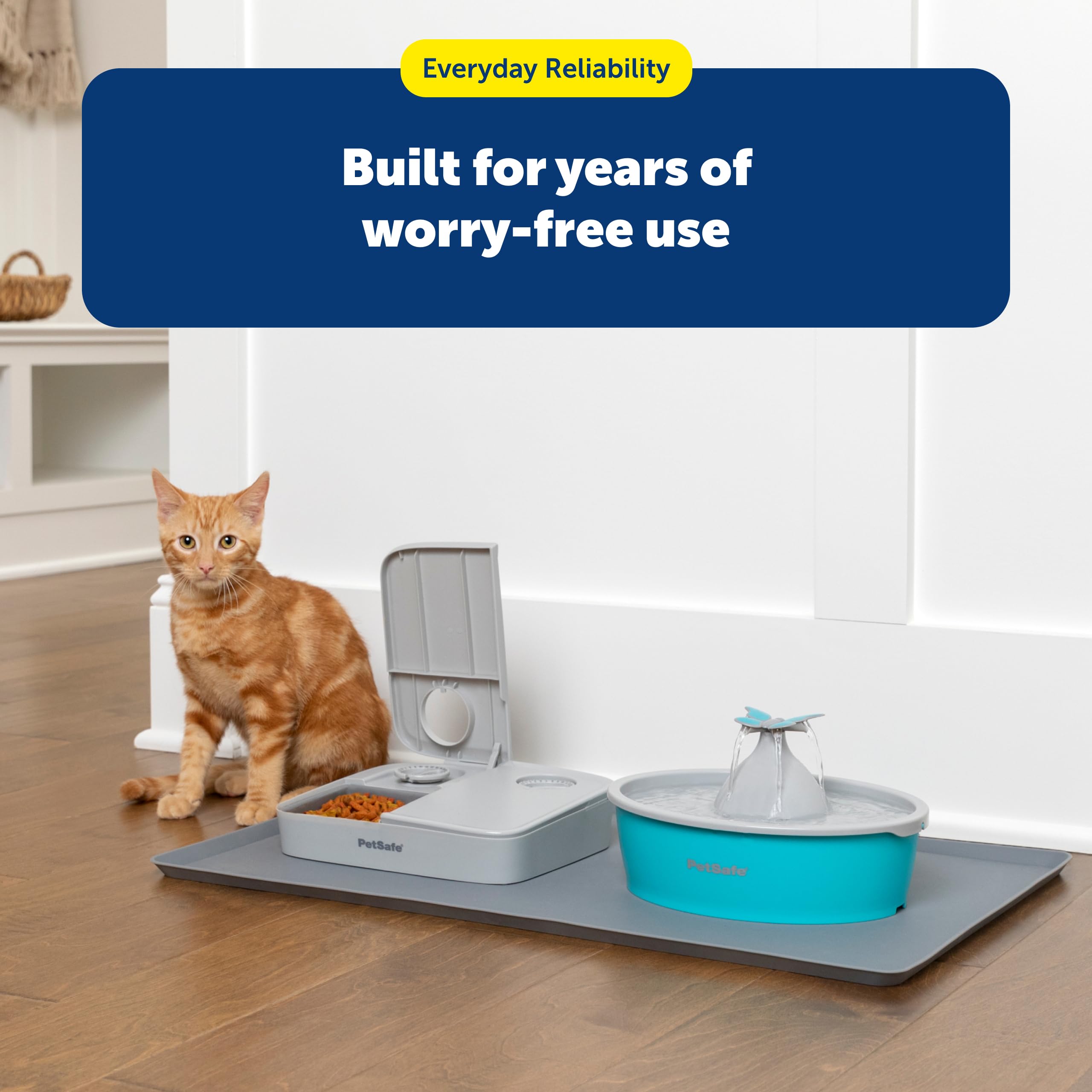 PetSafe Fontaine et Tapis d'alimentation pour Chiens et Chats, Set de Table en Silicone, 66 x 40,6 cm, imperméable, Passe au Lave-Vaisselle, Tapis de Nourriture pour Animaux domestiques avec Rebord