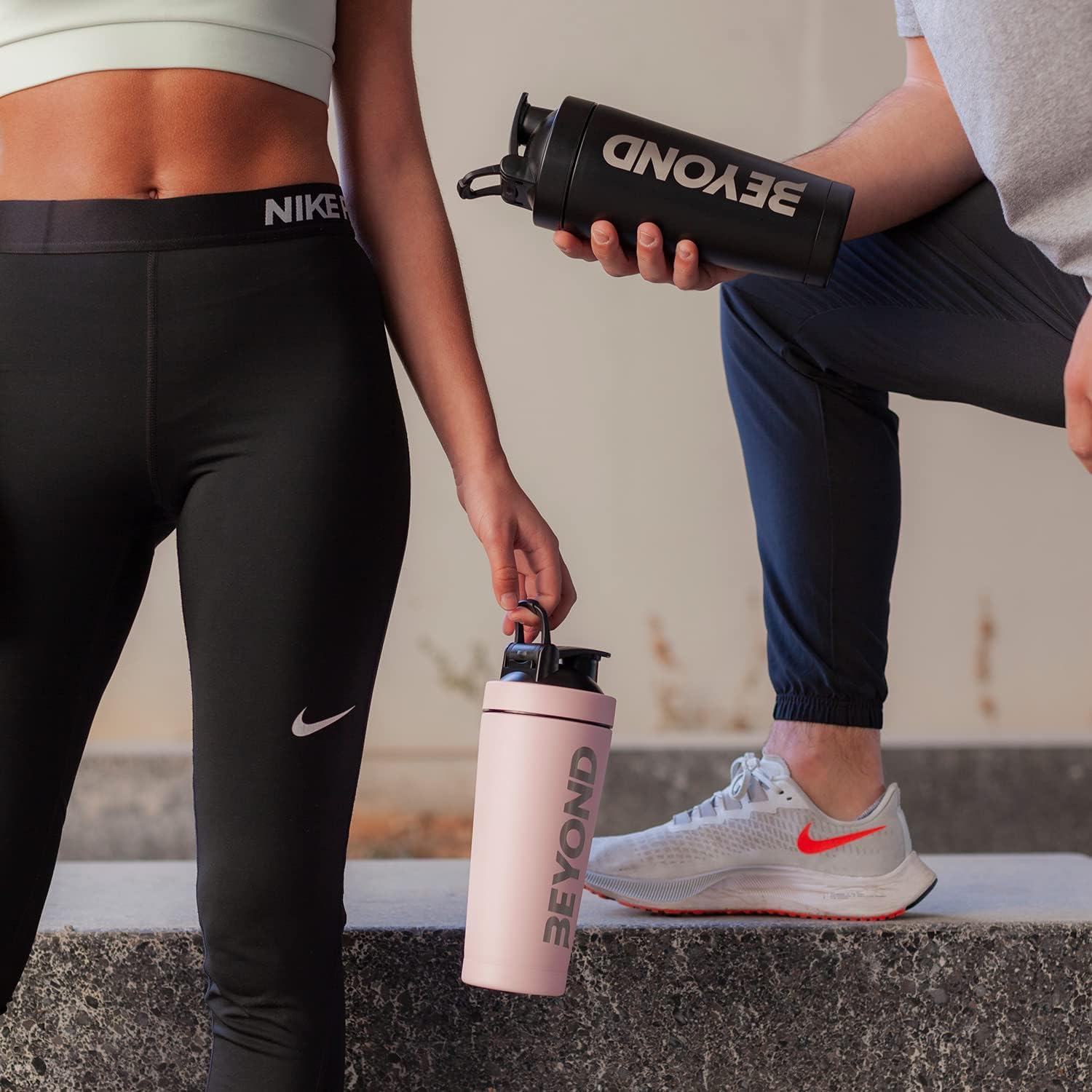 Shaker à protéines en métal isolé, bouteille de supplément en acier inoxydable – Sans BPA pour salle de sport 735 ml en acier brossé