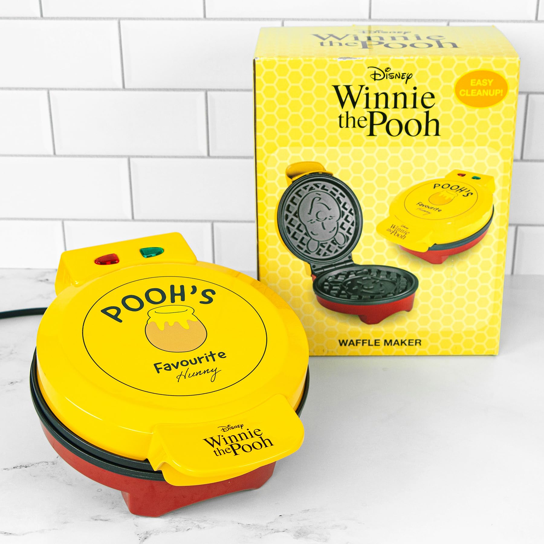 Uncanny Brands Disney Winnie the Pooh Waffle Maker – Tu oso de miel favorito en tus gofres