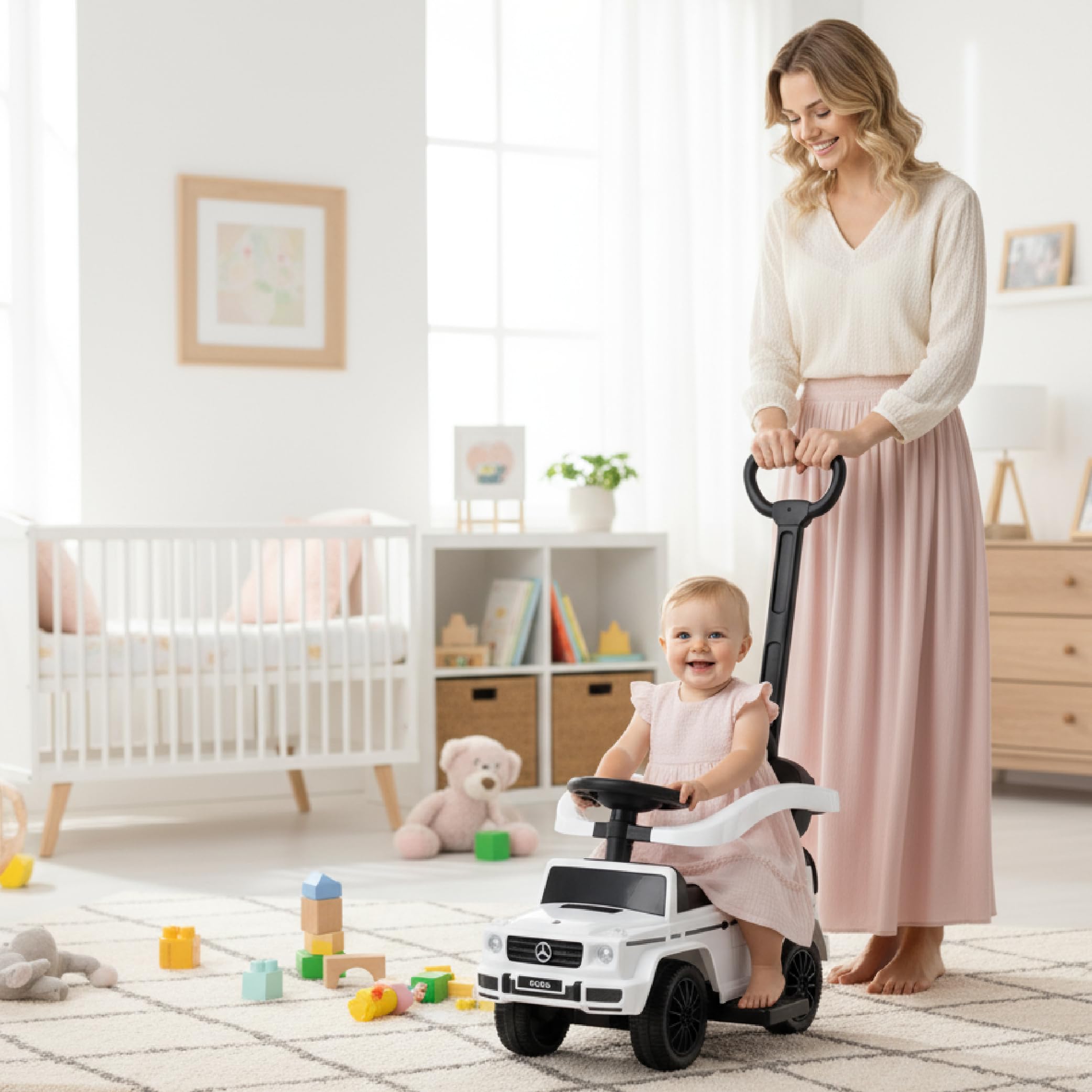 sun baby Macchinina Cavalcabile per Bambini licenza Mercedes Benz G, Macchina a spinta da 12 mesi, licenza, volante sonoro, sedile e ruote in plastica, maniglione di spinta (Bianco)