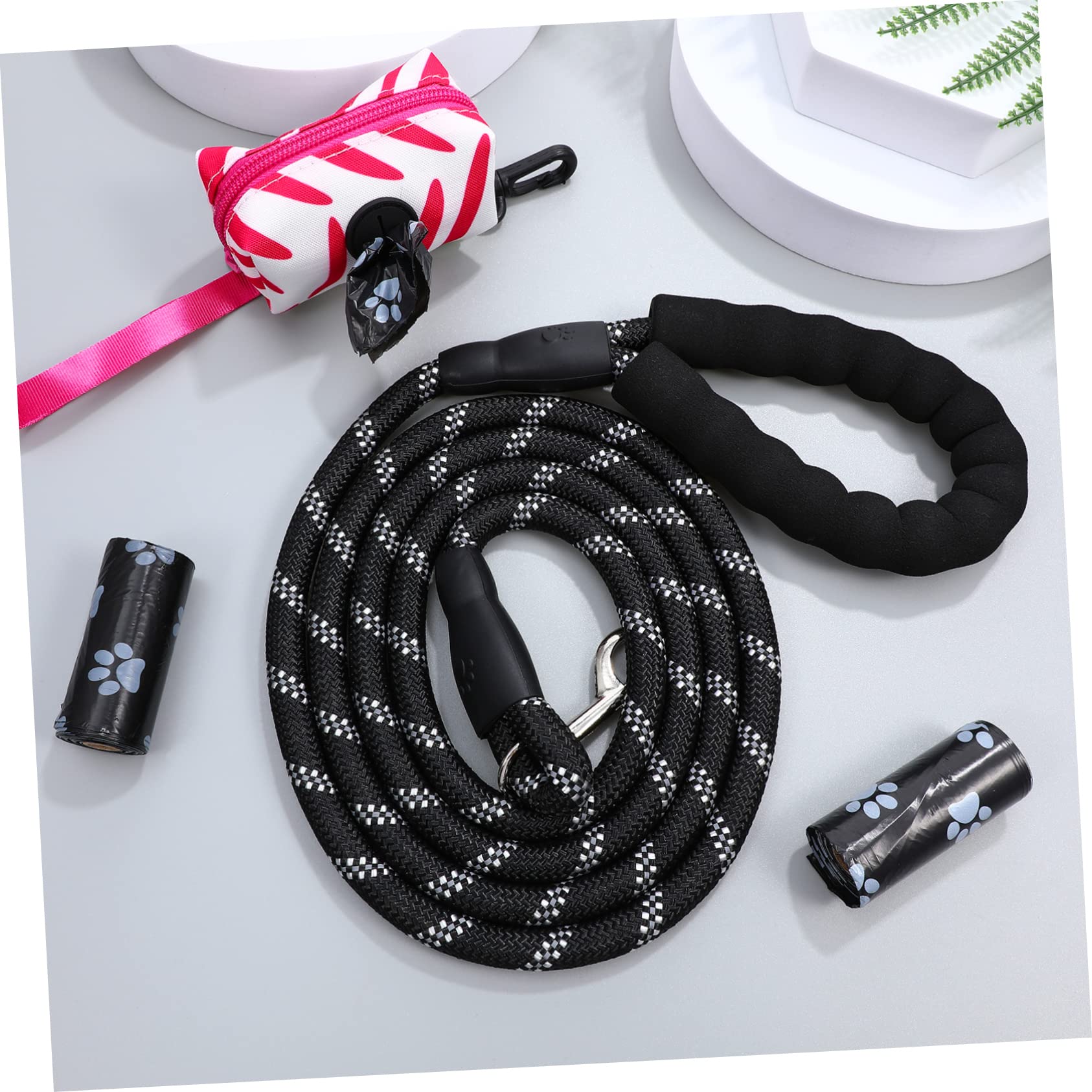 1 Satz Hundeleine mit Halter für Kotbeutel Nylonleine für Kleine Abfallsäcke und Tragetasche für Outdoor Aktivitäten