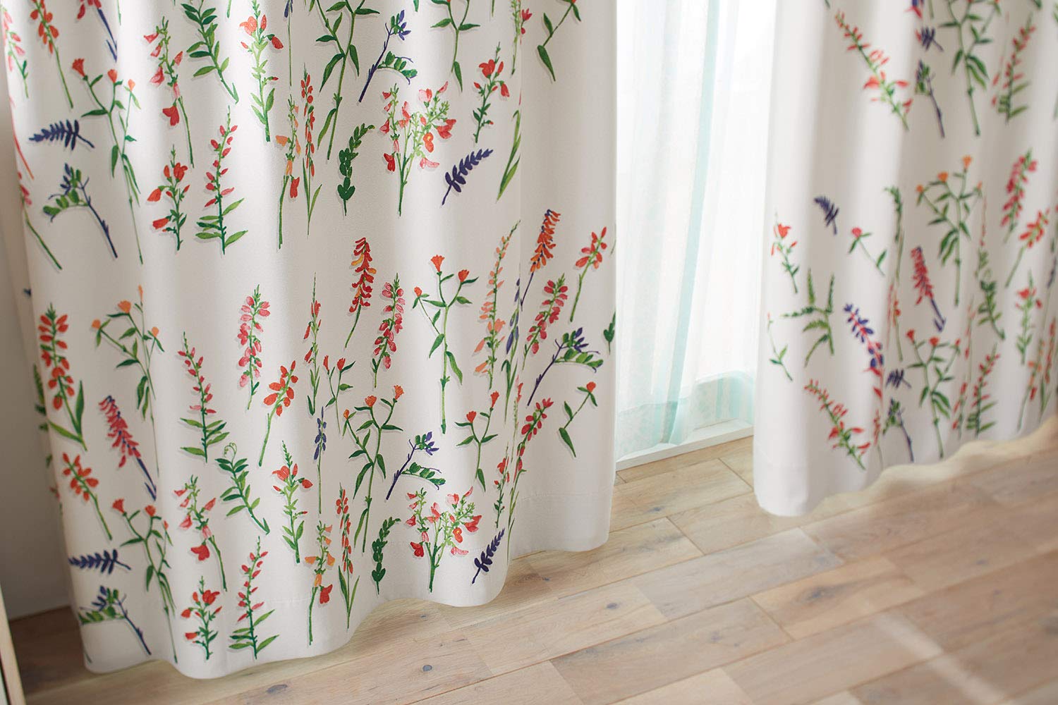 Amazon｜スミノエ(Suminoe) カーテン レッド 100×135cm 遮光3級