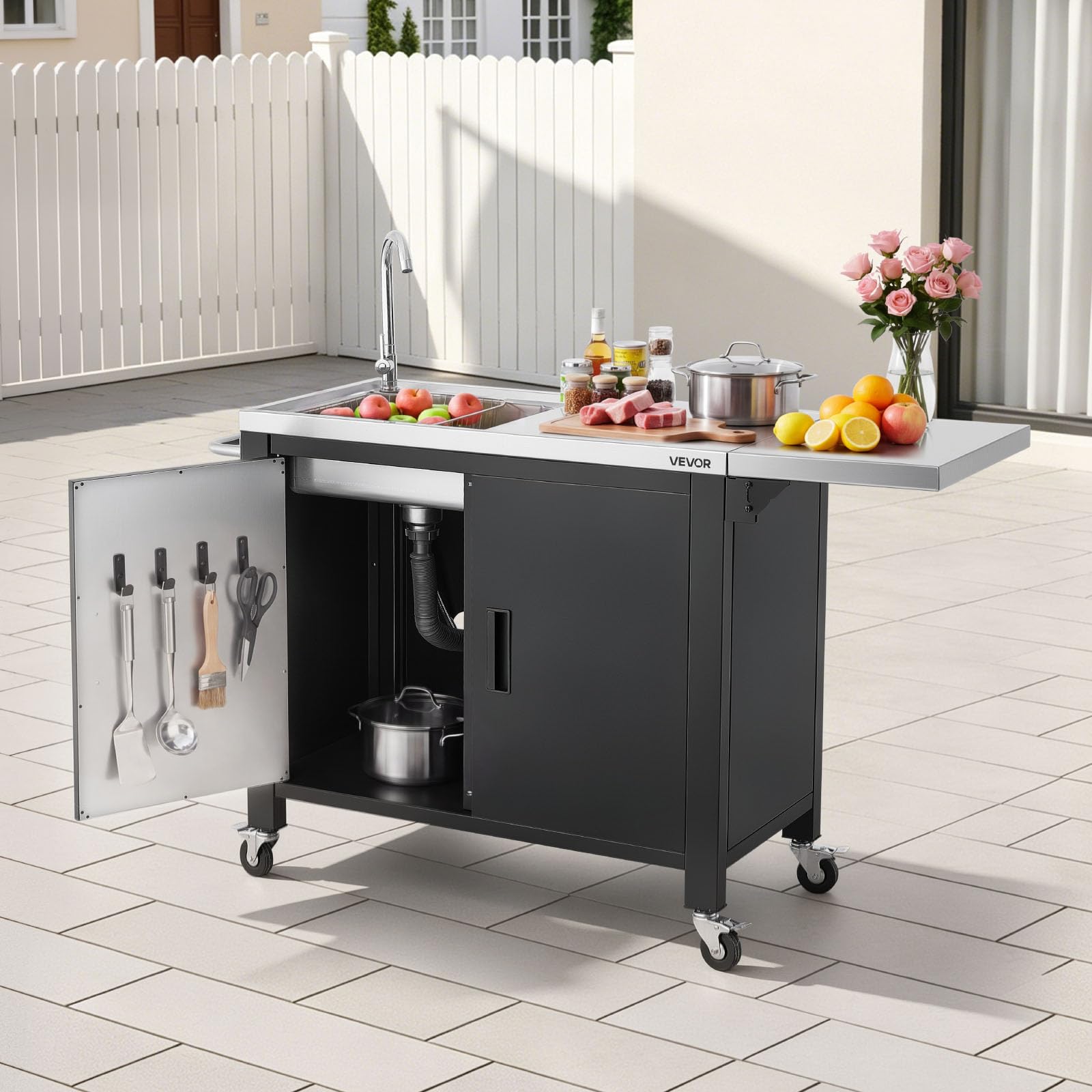 VEVOR Mesa de Barbacoa 132 x 46 x 90,9 cm Tablero de Acero Inoxidable, Carrito de Cocina con Fregadero, con Ruedas, con Armario de Almacenamiento, con Toallero, para Jardín, Bar, Zona de Barbacoa