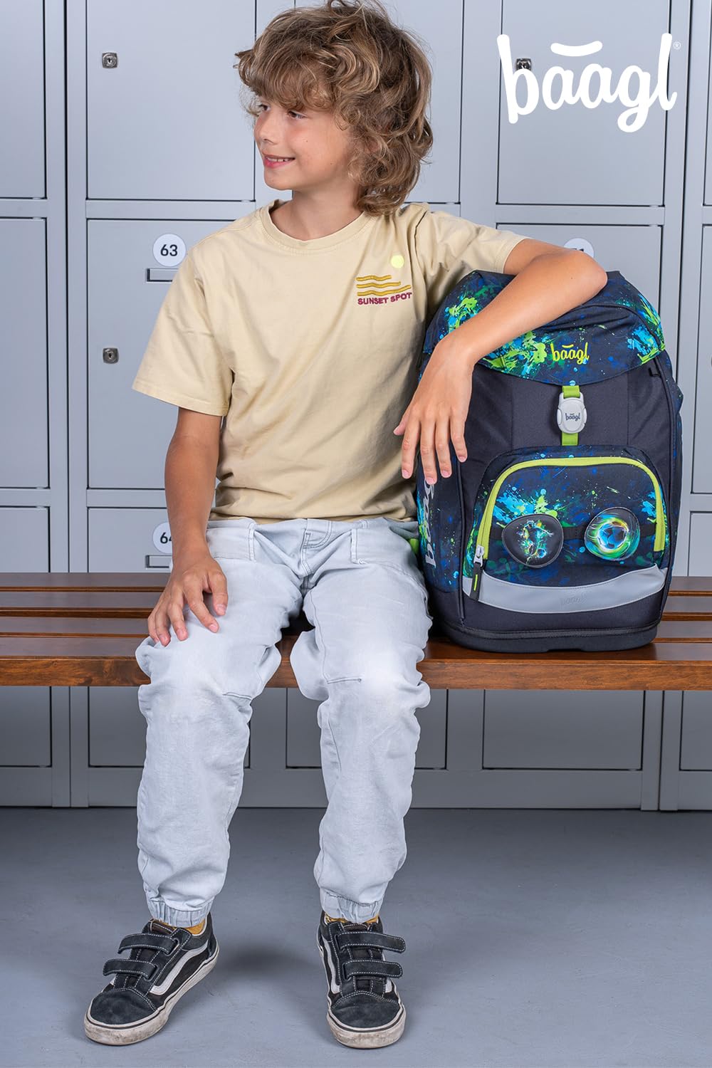 Baagl Schulranzen Jungen Set 5 Teilig (Airy Plus Schultasche für 1. Klasse, Mäppchen, Turnbeutel, Schürze, Brustbeutel), Grundschule Ranzen, Ergonomischer Schulrucksack, 25 l (Fußball)