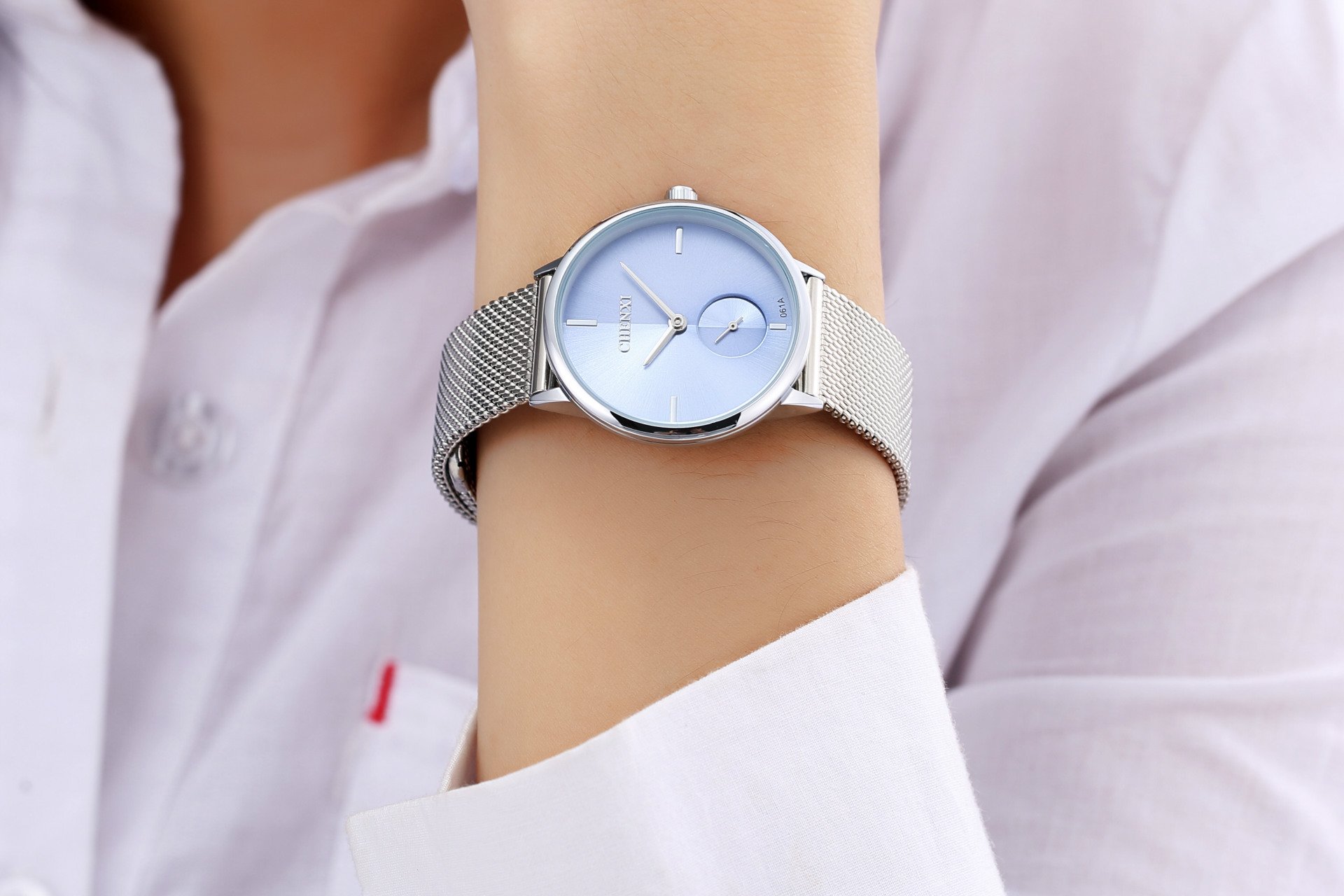 Reloj de pulsera para mujer de acero inoxidable con correa de malla trenzada de diseño simple, analógico, de cuarzo