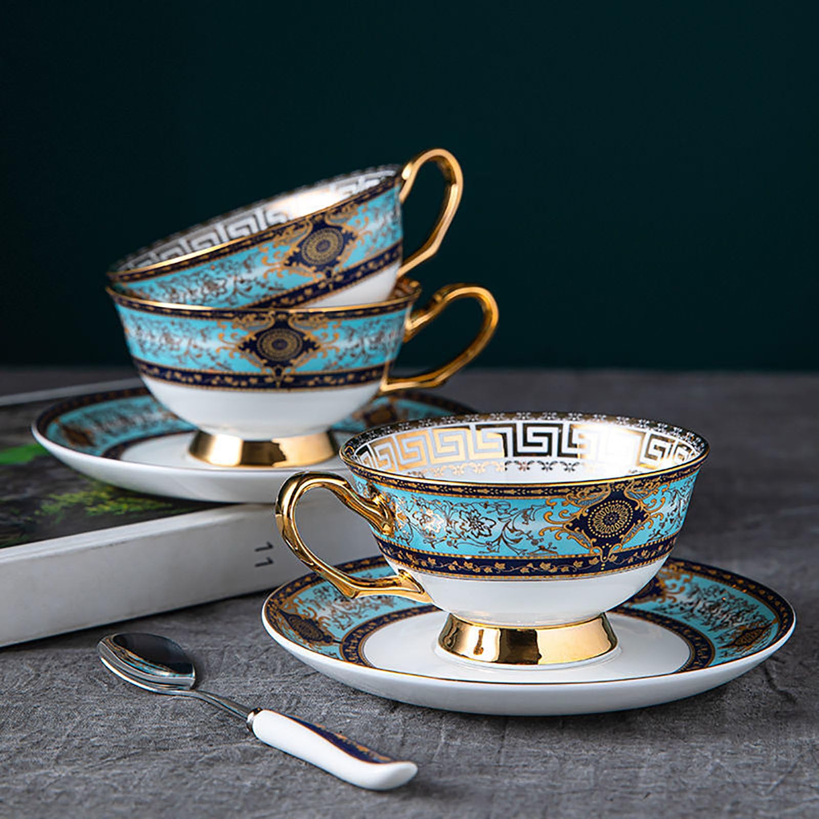 YUDIZWS Set di tazze da tè in porcellana con cucchiaio d'oro e confezione regalo, tazze da caffè da tè e piattini Set di 1 tazza da tè in porcellana Tazza da caffè,6pcs