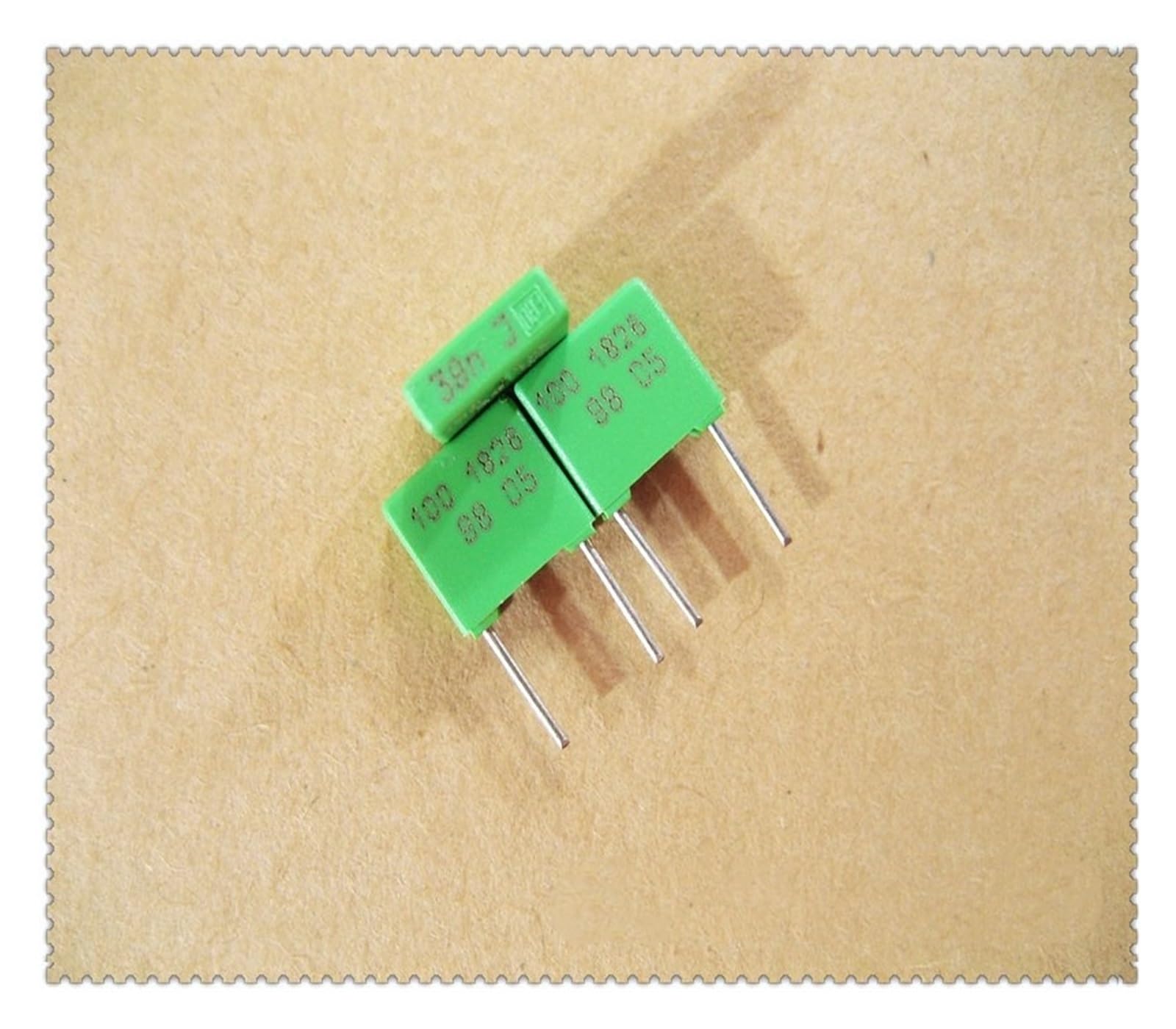 Condensateur 0.039uF 100V éliminateur de parasites électriques pour signal stable