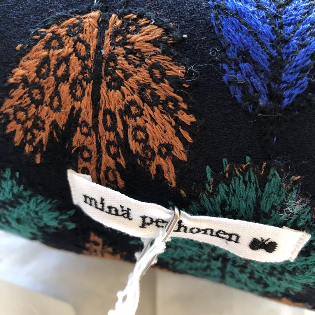 ミナペルホネン  子うさぎクッション　lehti ネイビー　新品・未使用 ミナペルホネン 子うさぎクッション lehti ネイビー 新品・未