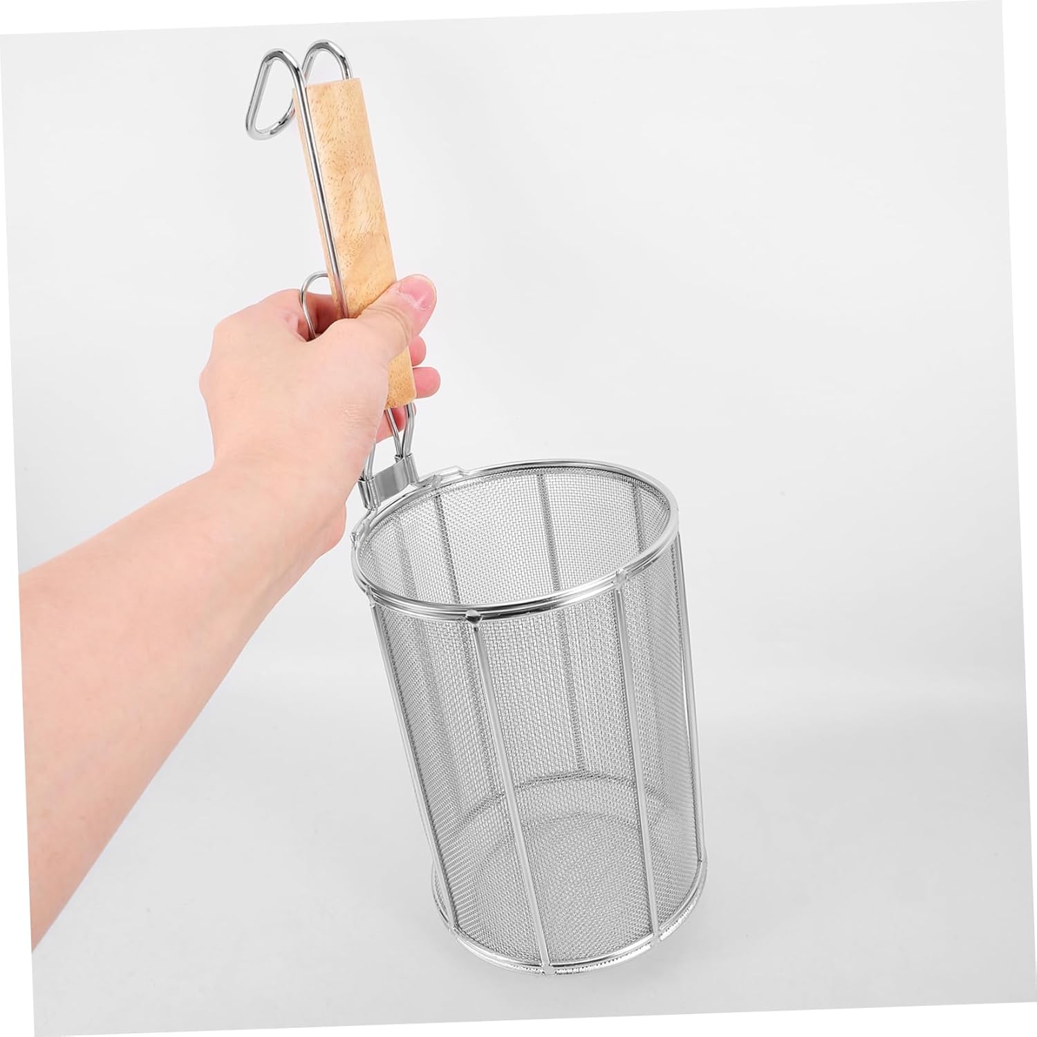 Stainless Steel Pasta Strainer Spoon with Handle Multi-purpose Food Strainer for Noodles Deep Frying and Kitchen Use and Cooking Tool