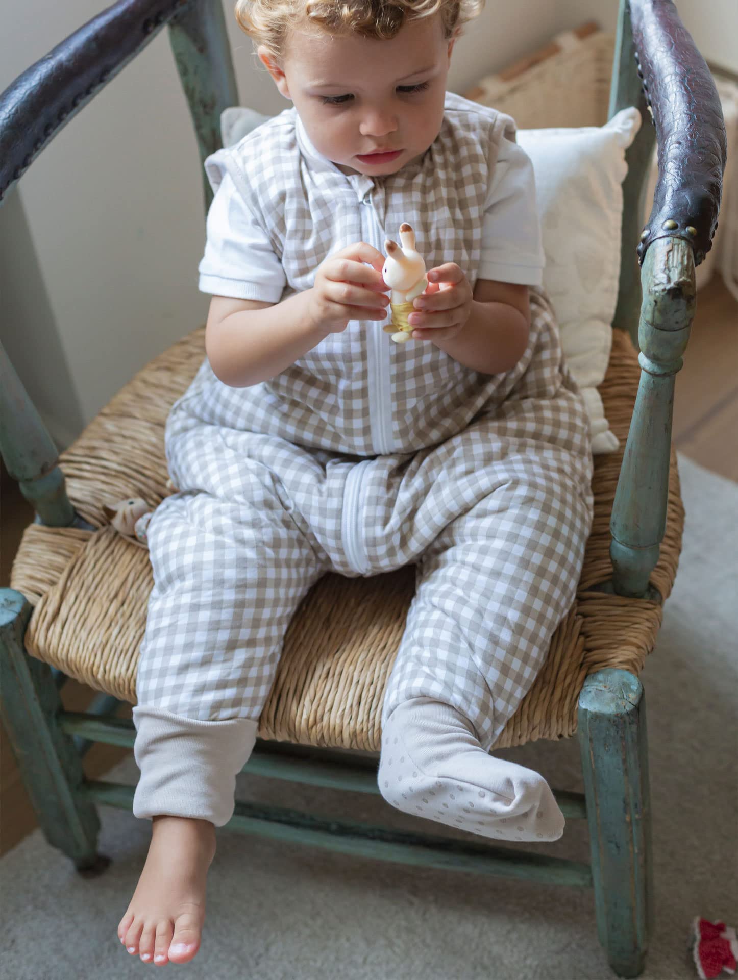 Babyslaapzak met voetjes 2.5 TOG maat 1 jaar. Ideaal voor de halve seizoenen en de Babyslaapzak met voetjes 2.5 TOG maat 1 jaar. Ideaal voor de halve seizoenen en de