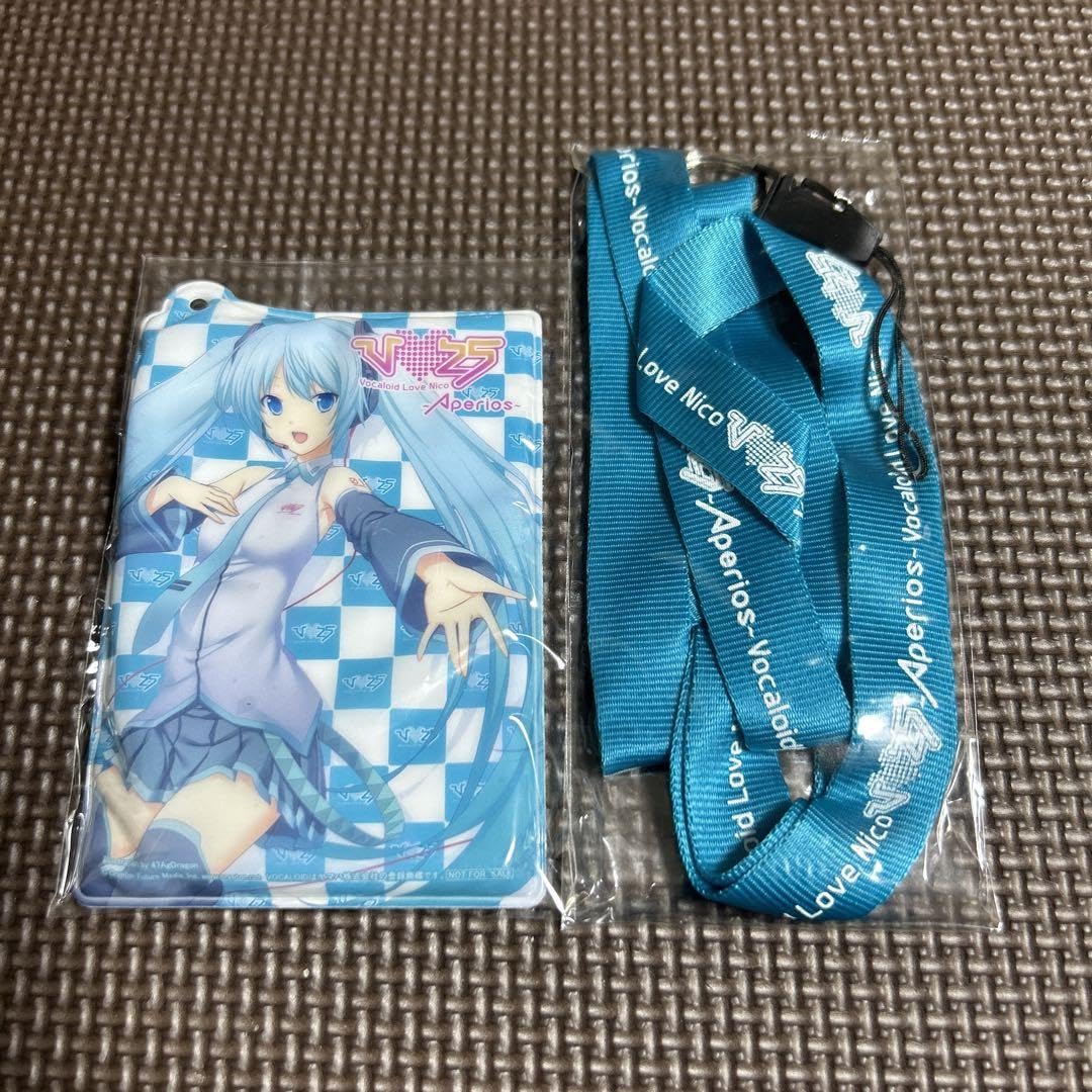 VOCALOID Love Nico V25 初音ミク　パスケース Amazon.co.jp: VOCALOID Love Nico V25 ミク パスケース