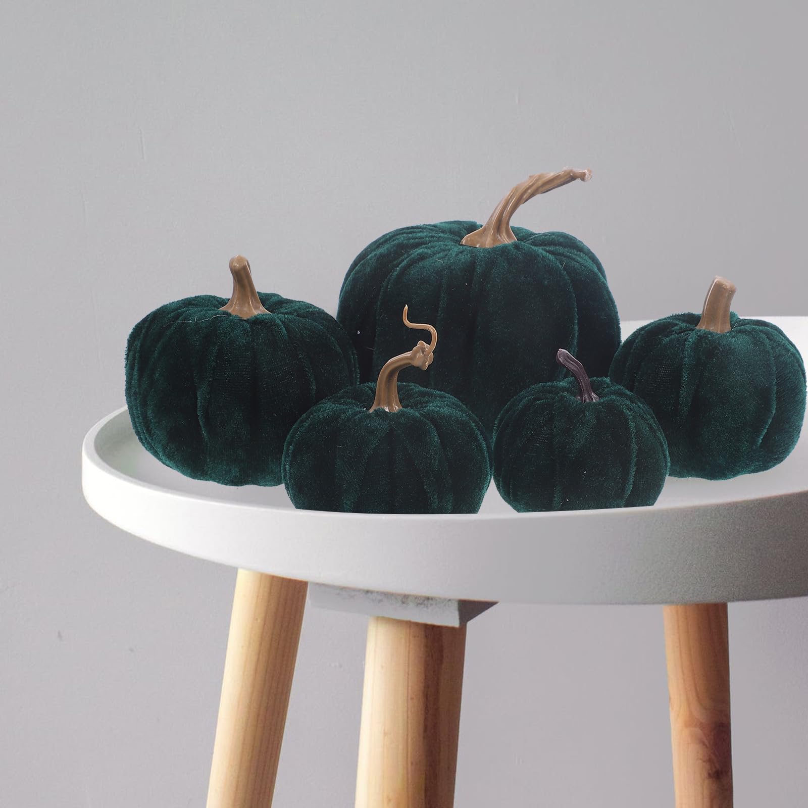 Abaodam 15 Pezzi Zucca Decorativa Artificiale in Flanella Verde a Forma di Zucca, Effetto Vivido e Decorativo per Feste di Halloween e Ringraziamento, per Esterni e Decorazioni Casa