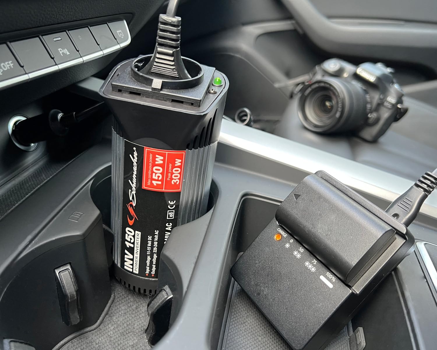 Schumacher INV 150 Spannungswandler Modifizierter Sinus-Wechselrichter 12V DC > 220V/240V AC - Dauerleistung 300 W - Überspannungs-, Unterspannungs-, Überlast- und Thermoschutz - Lüfter - Geräuschlos | Modifizierter Sinus-Wechselrichter, Dauerleistung, Üb