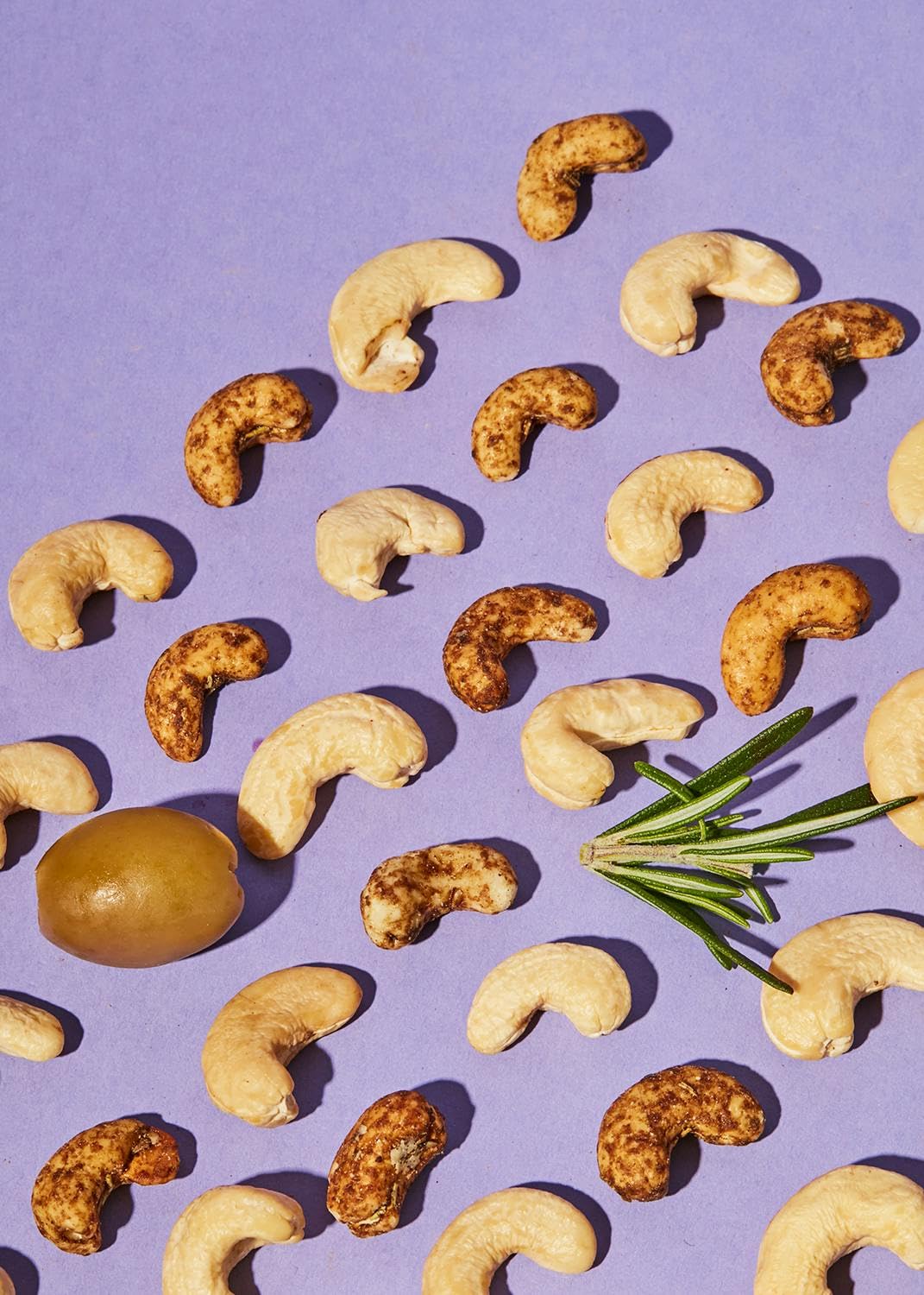 KoRo - Anacardi con olive e rosmarino bio 500 g - frutta secca aromatizzata con erbe - come snack o nelle insalate - da agricoltura biologica e vegan