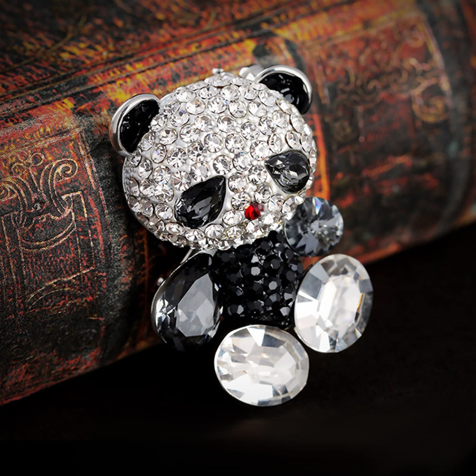 Spilla for matrimonio Simpatico orsetto panda Spilla piccola, Spilla da donna da 1,4 pollici, Zirconi cubici intarsiati, Abito maglione Cappotto Giacche Decorazione di gioielli