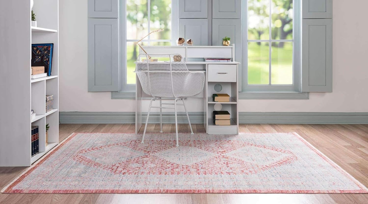 Unique Loom Noble Collection Area Rug - Elizabeth (2' 2" x 3' 1" Rectangle, Red/ Blue)