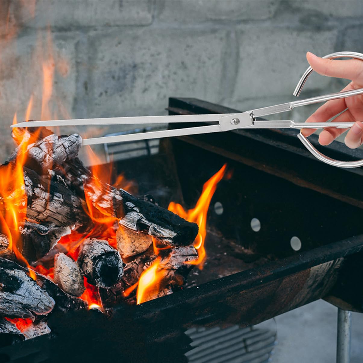 Holibanna Pinza Per Carbone in Acciaio Inox Manico Lungo 60cm Pinza Per Braciere e Stufa Utensile Per Barbecue e Campeggio Per Stabilità e Resistenza Accessorio Versatile Per Cucina All'aperto