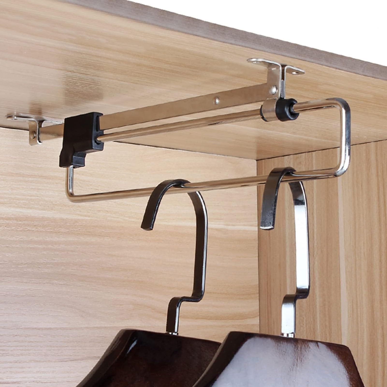 Solution de rangement pour pantalons et garde-robe ordonnée au quotidien