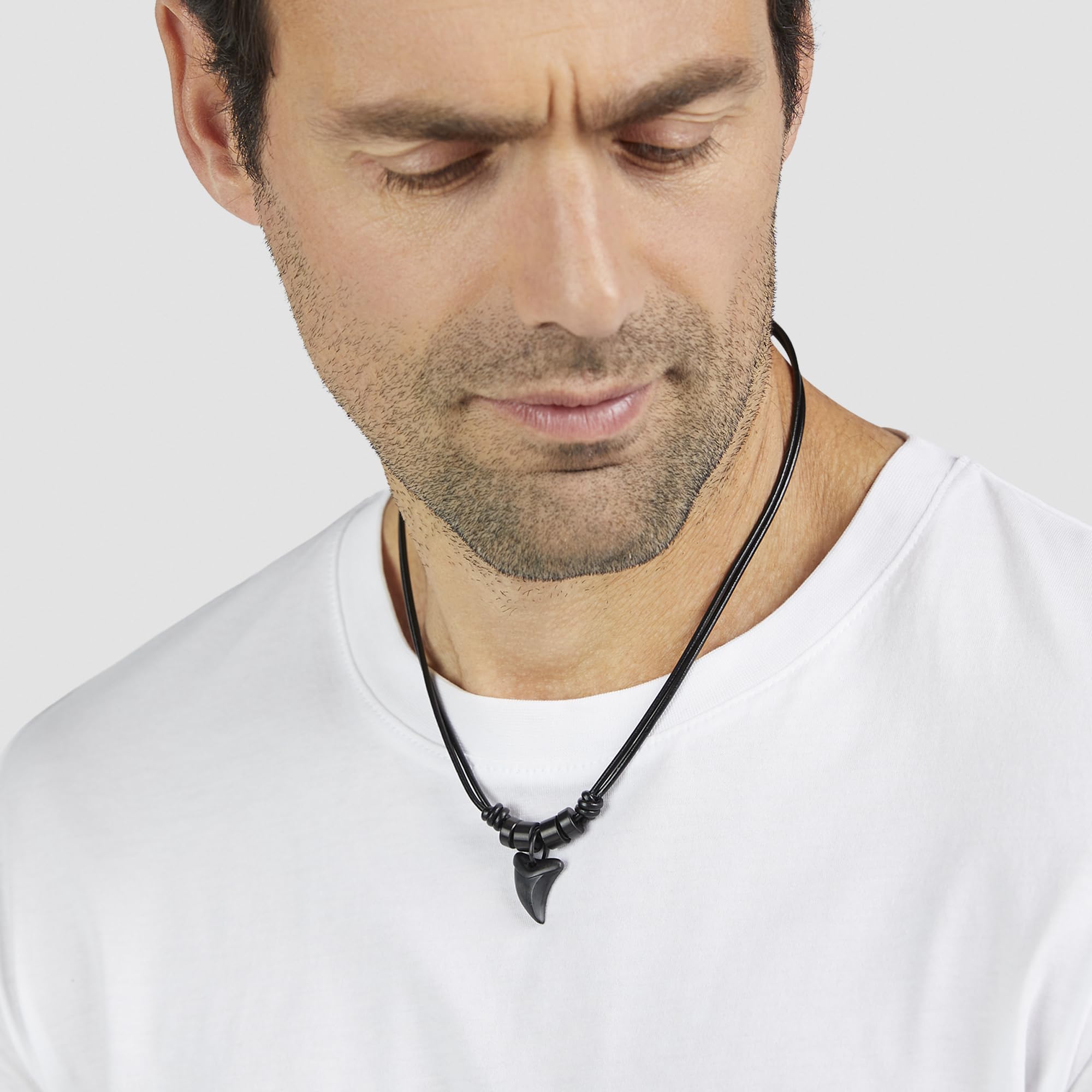 S.Oliver Da Uomo Gioielli – Collana & Bracciale In Leder E Acciaio Inossidabiledetails Con Haizahnanhänger – Classico, Elegantee E Maschile – Perfetto Idea Regalo