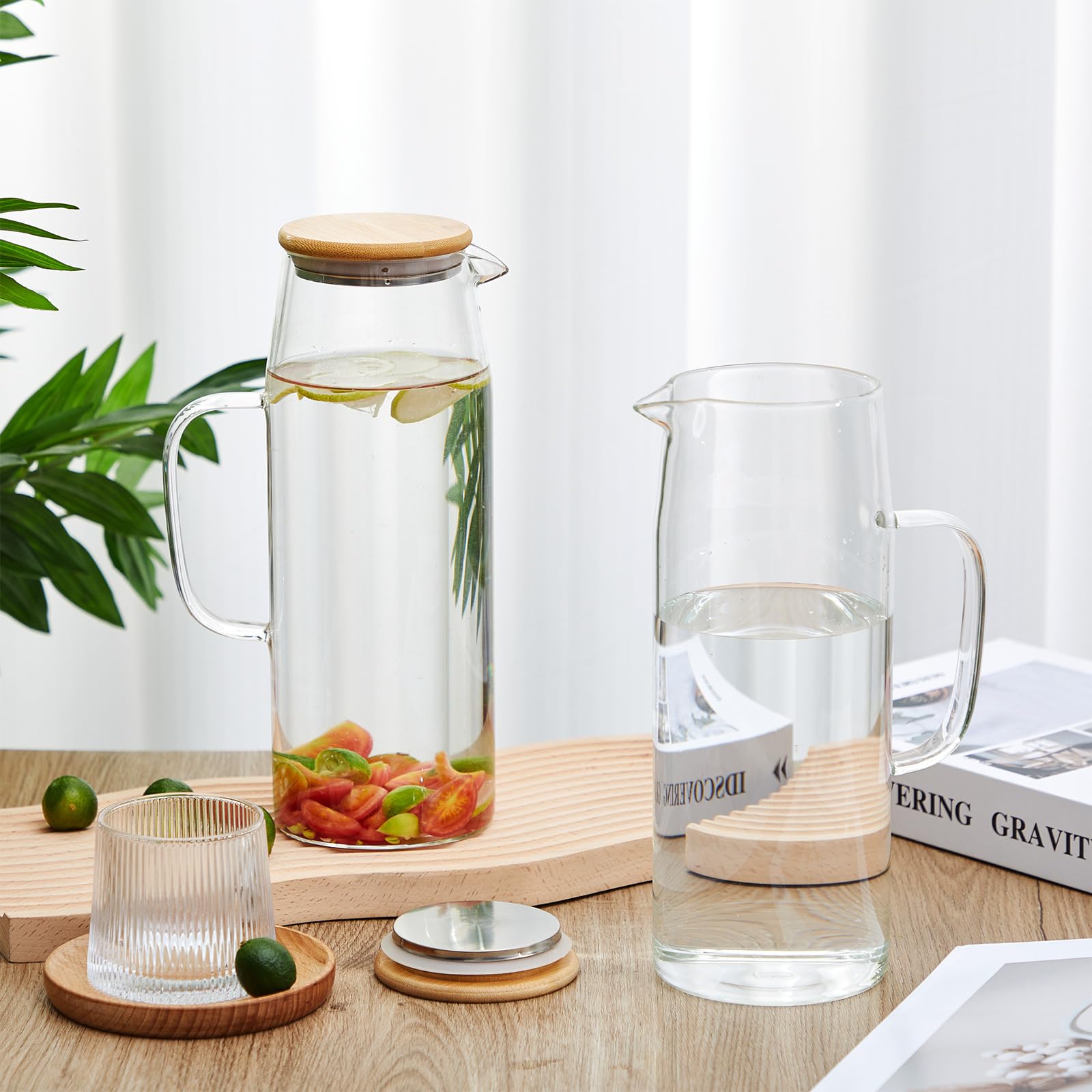 Hsei Set di 2 brocche in vetro con coperchio, 2000 ml, caraffa per acqua calda e fredda, brocca in vetro per tè, succo, latte, caffè, bevande ghiacciate (2 l)