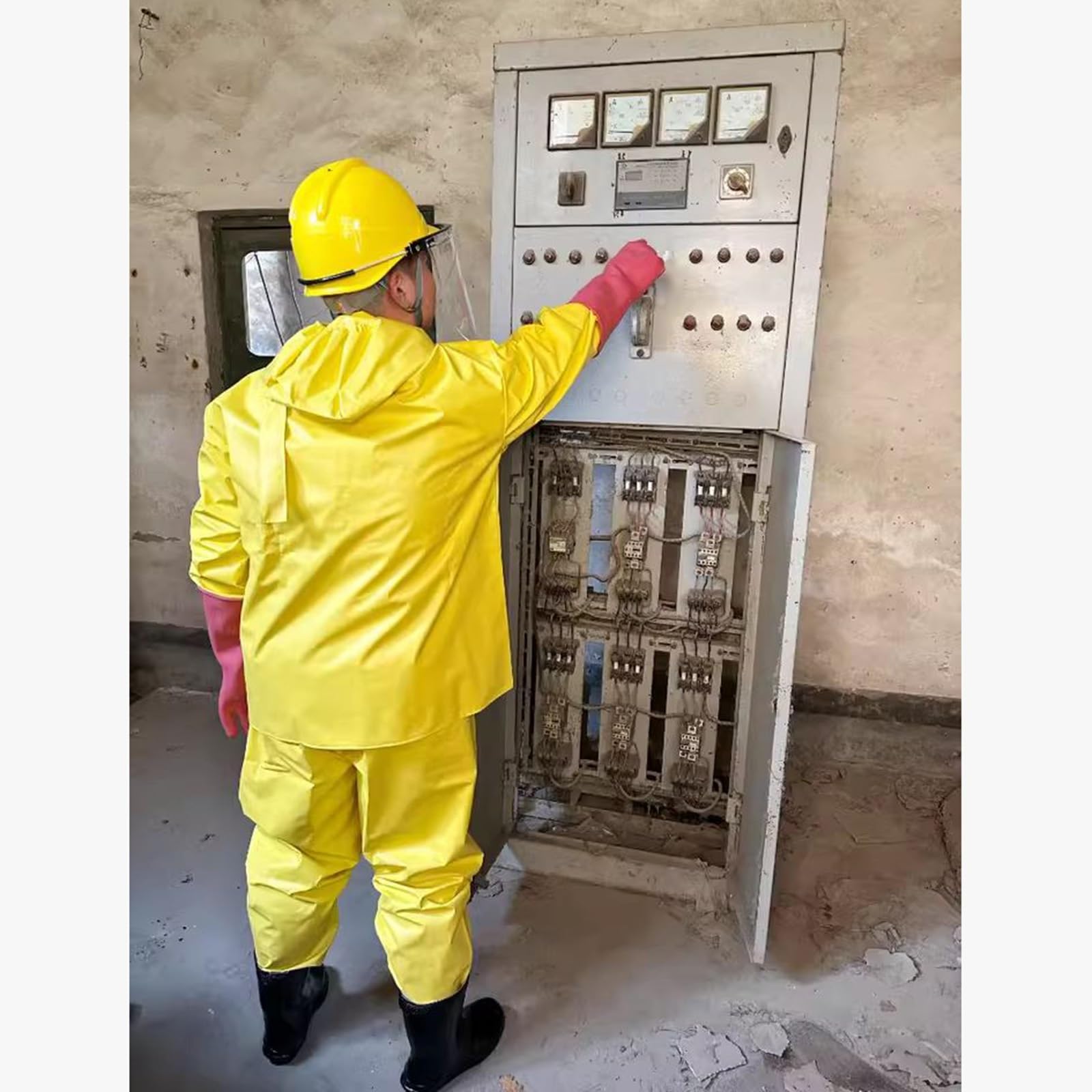 Abbigliamento da Lavoro, Guanti e Stivali di Sicurezza per lavori sotto Tensione; Indumenti protettivi per elettricisti ad Alta Tensione, Adatti per Locali di distribuzione elettrica (3 KV).