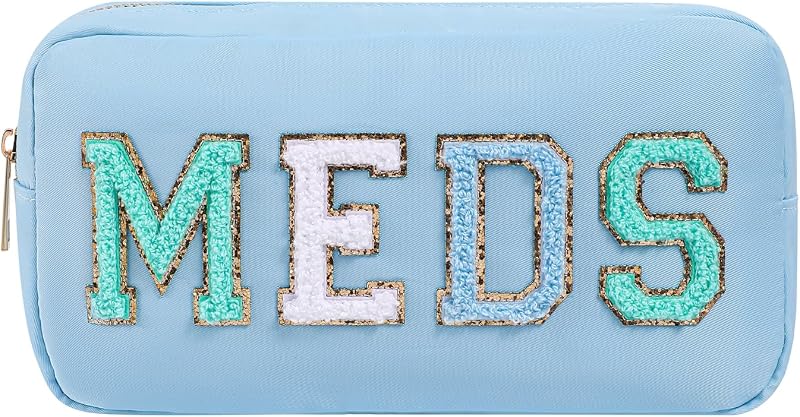 Necessaire de viagem uekeboag em nylon com zíper e aplique chenille MEDS, Azul-claro 05Liht Blue, 1 unidade